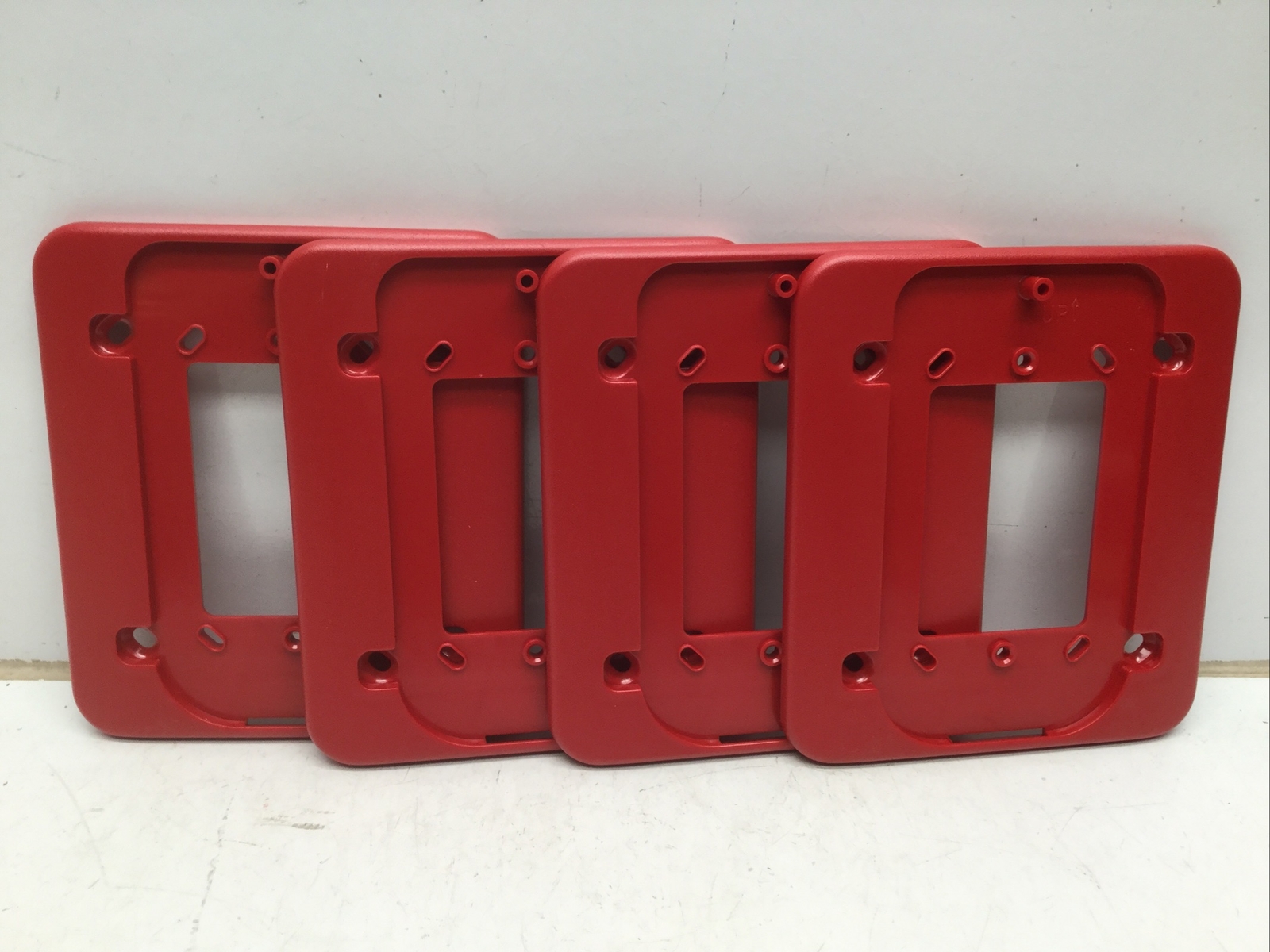 SPECTRALERT D-MP Universal Replacement Mounting Plate, RED (LOT of 4)