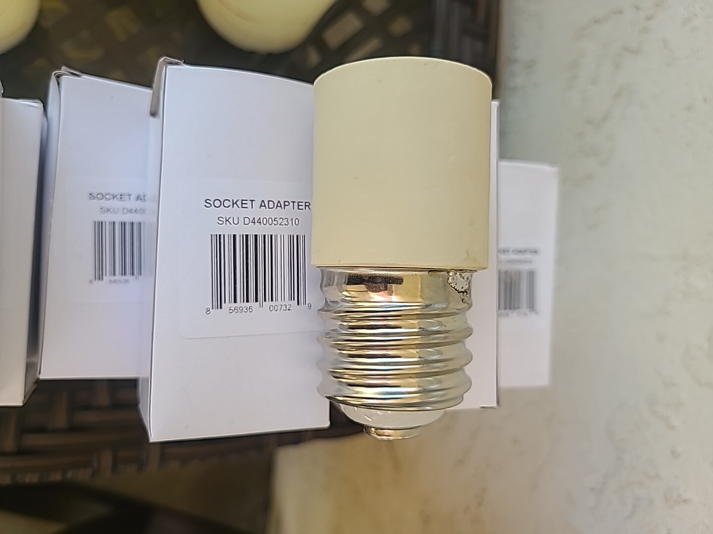 E39 mogul base/PGZ18 socket adapter for using 315W T9/T12 lamp on HPS reflector