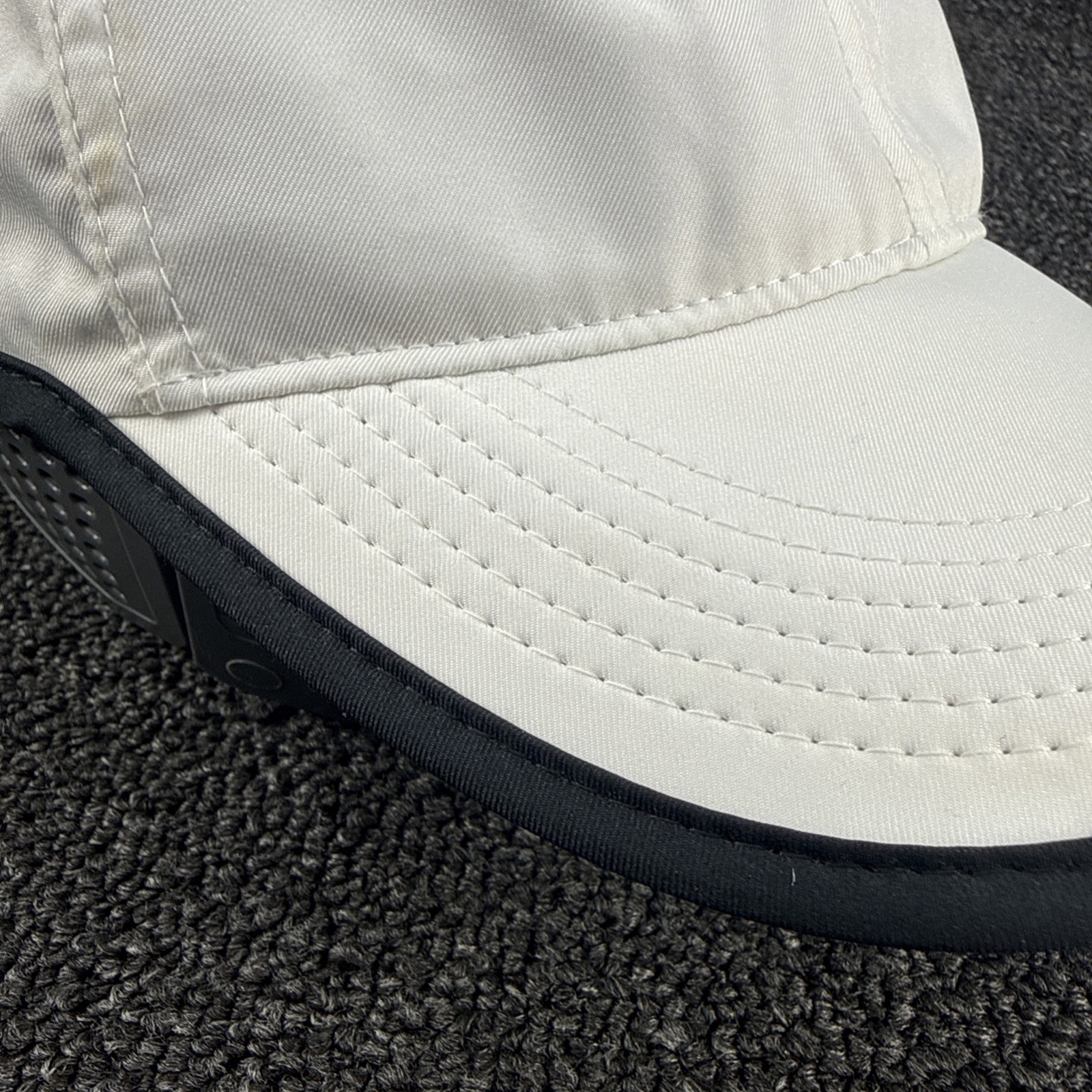 NIKE Featherlight Dri-Fit Cap hat Adult Size White Running Tennis Pickleball