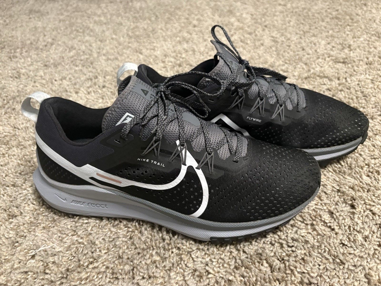 Nike Trail Running Shoes Men’s Size 11 Black White React Flywire