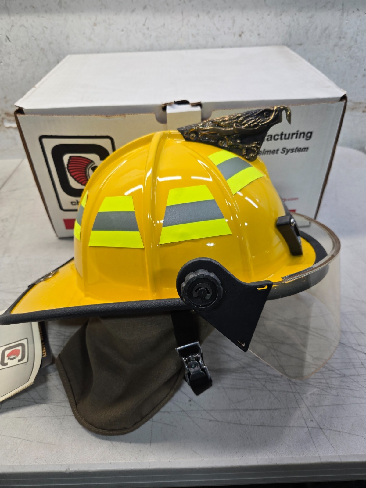 CHIEFTAIN FIRE FIGHTER PROTECTIVE HELMET *STRUCTURAL* **SIZE 6 1/4 TO 8 3/4"**