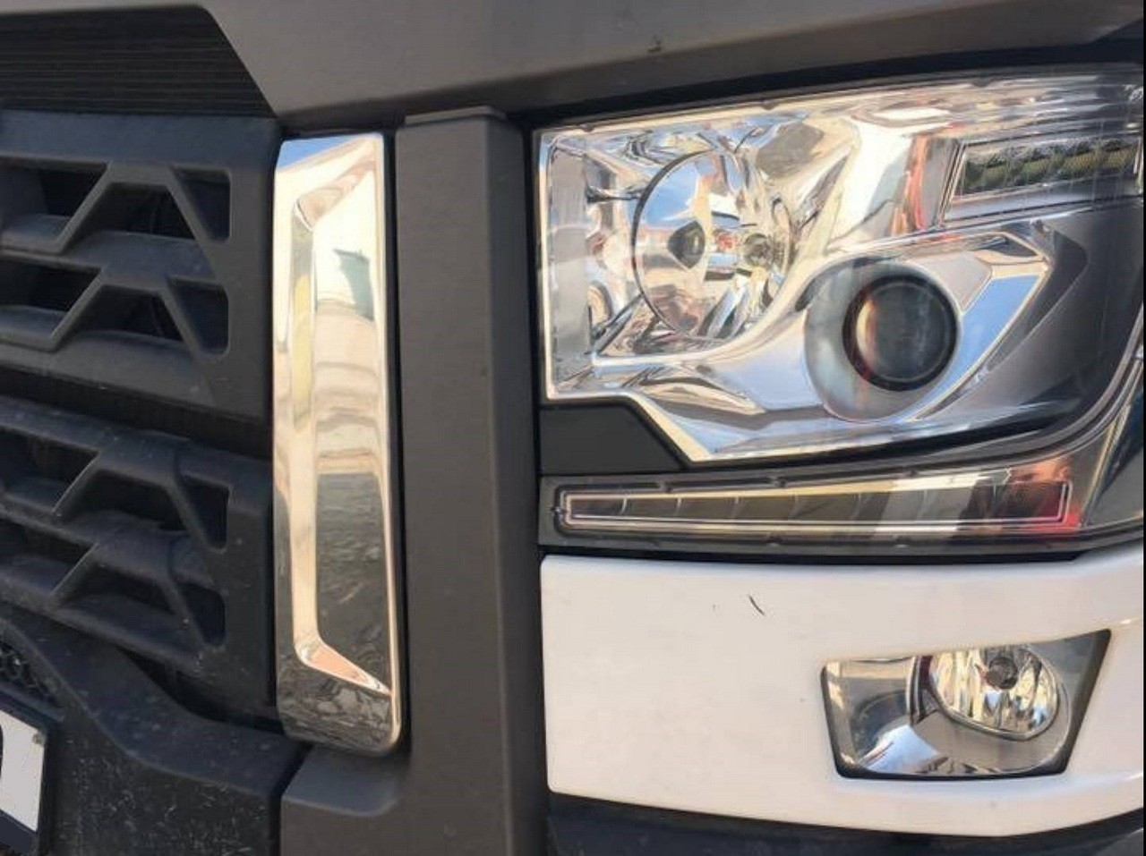 3D Polished Mirror Front Grille Side Trim Decorations for Renault T 2013-2021 #