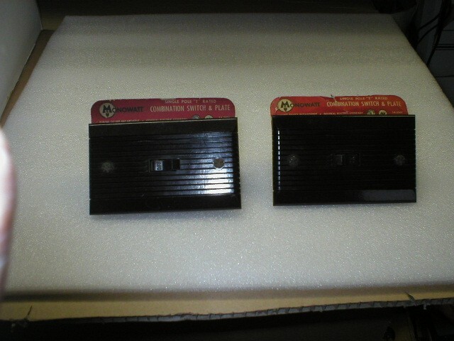 2 Vintage 1940's Bakelite Electric Toggle Switch & Wall Plate, Monowatt GE - NOS