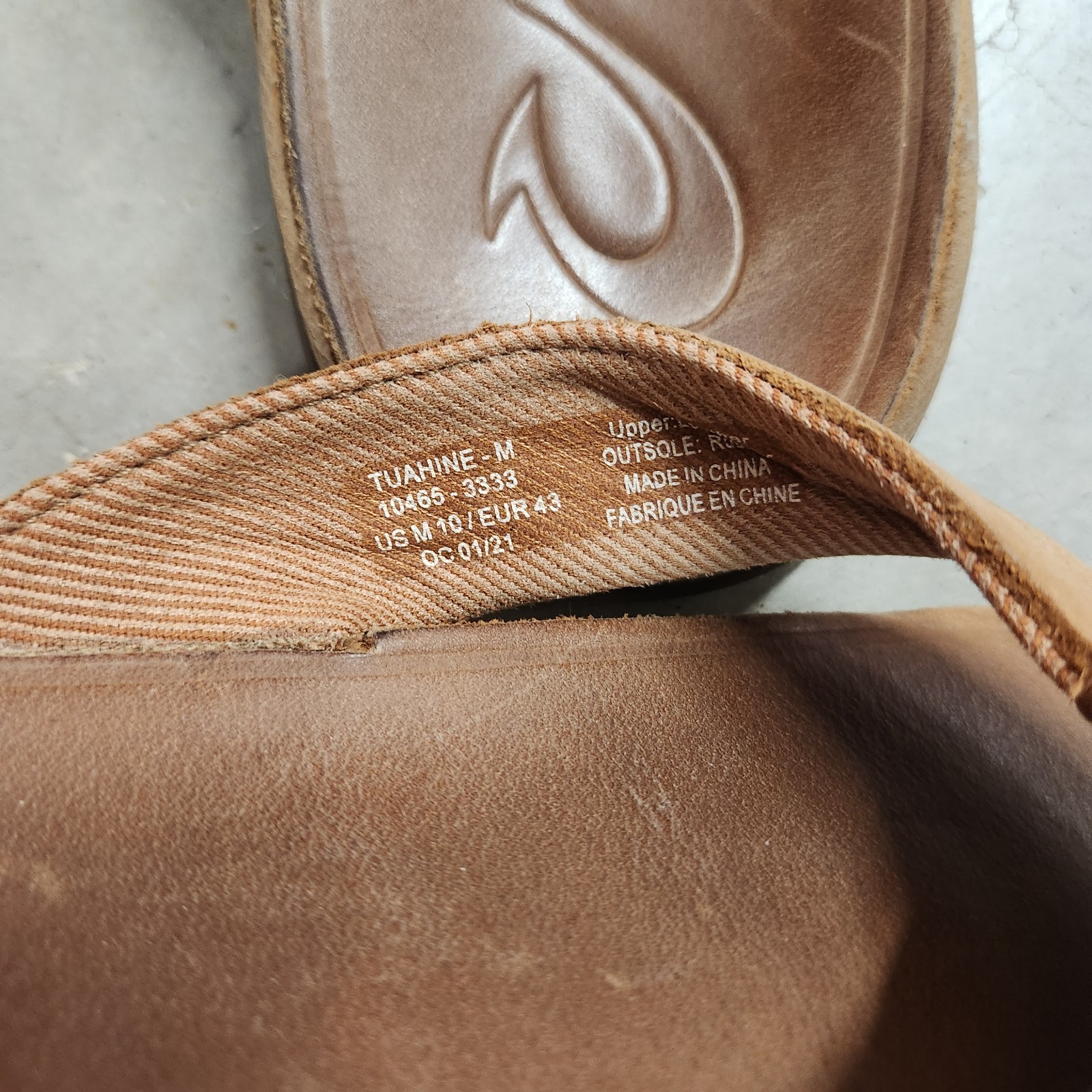 OLUKAI Tuahine Mens 10M Waterproof Leather Walking Flip Flop Thong Sandals