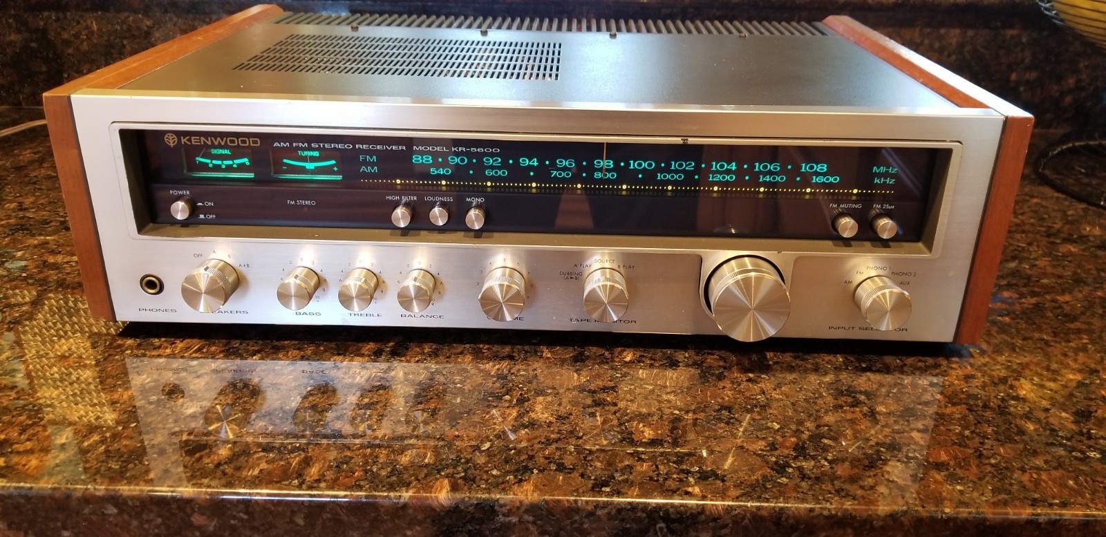 Kenwood KR-5600  Vintage AM/FM Stereo Tuner Receiver