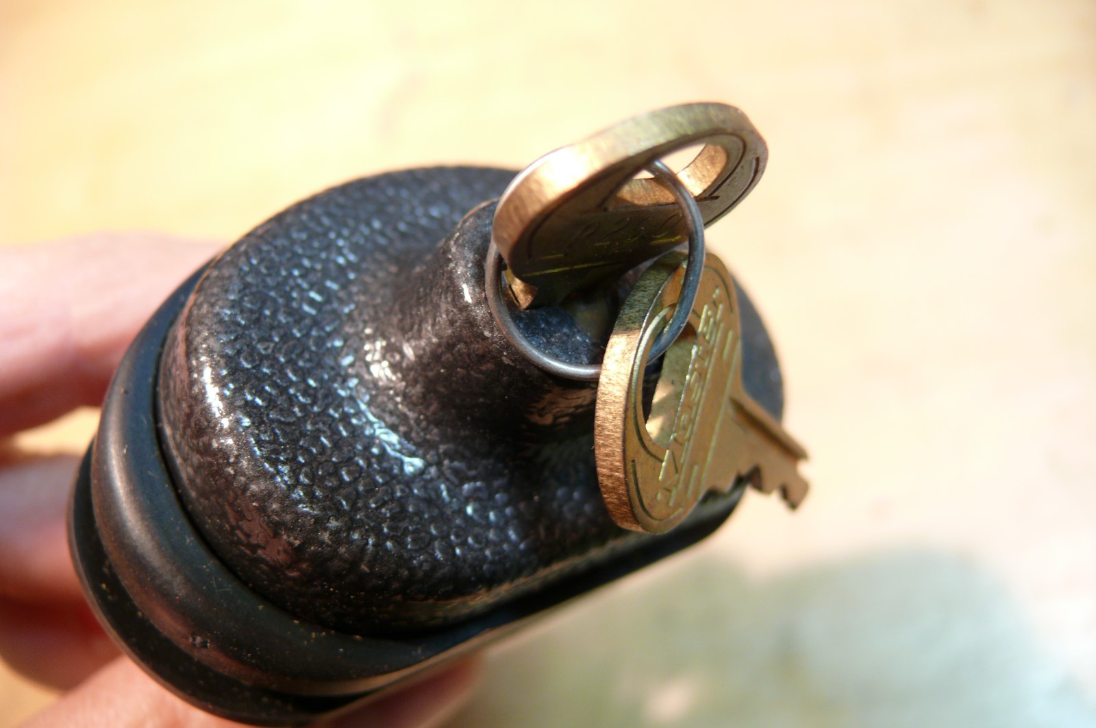 Vintage Master Lock MADE IN USA!! Keyed-Alike Gun Lock, trigger lock