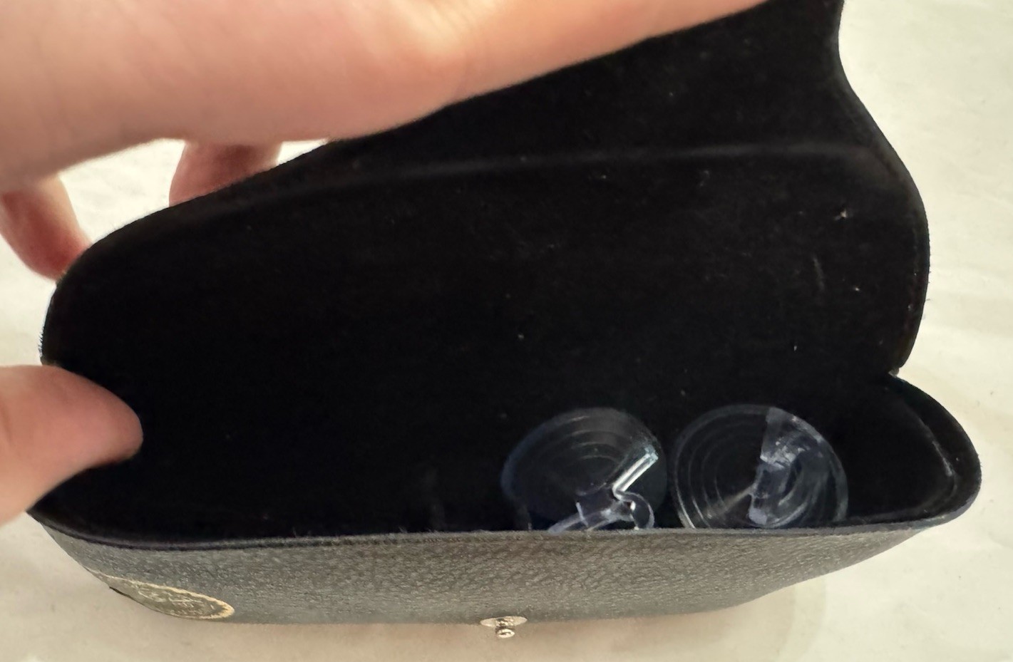 Ray-Ban Sunglasses Leather Case - Black- 915