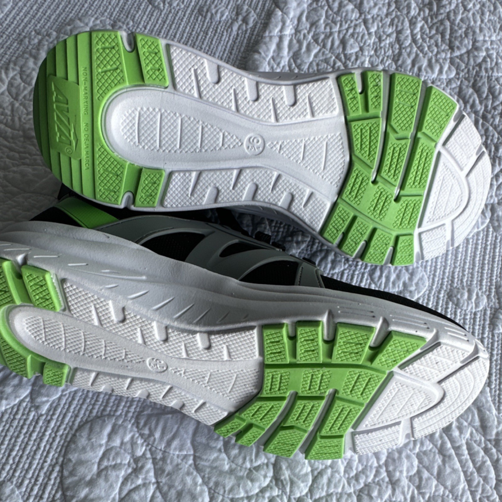 Avia Men's Running Shoes Black Gray Green Fabric Breathable Low Top Size 9.5