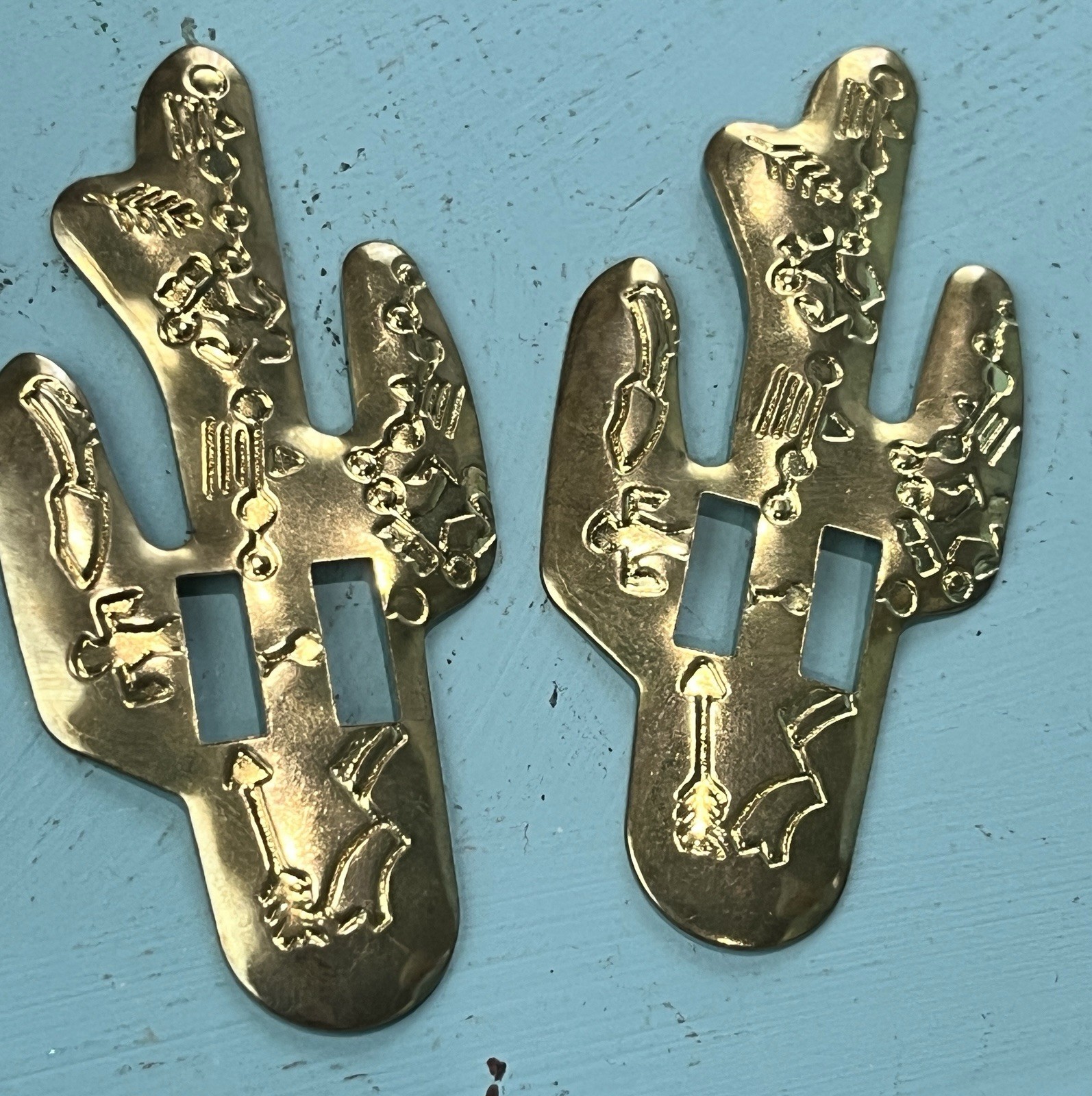 Slotted Gold Metal Cactus Concho Western Gear Leathercraft Saddle x 2