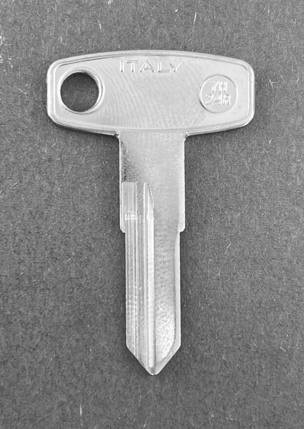 Lot of 2 Silca Yh24R Type Key Blanks for Yamaha