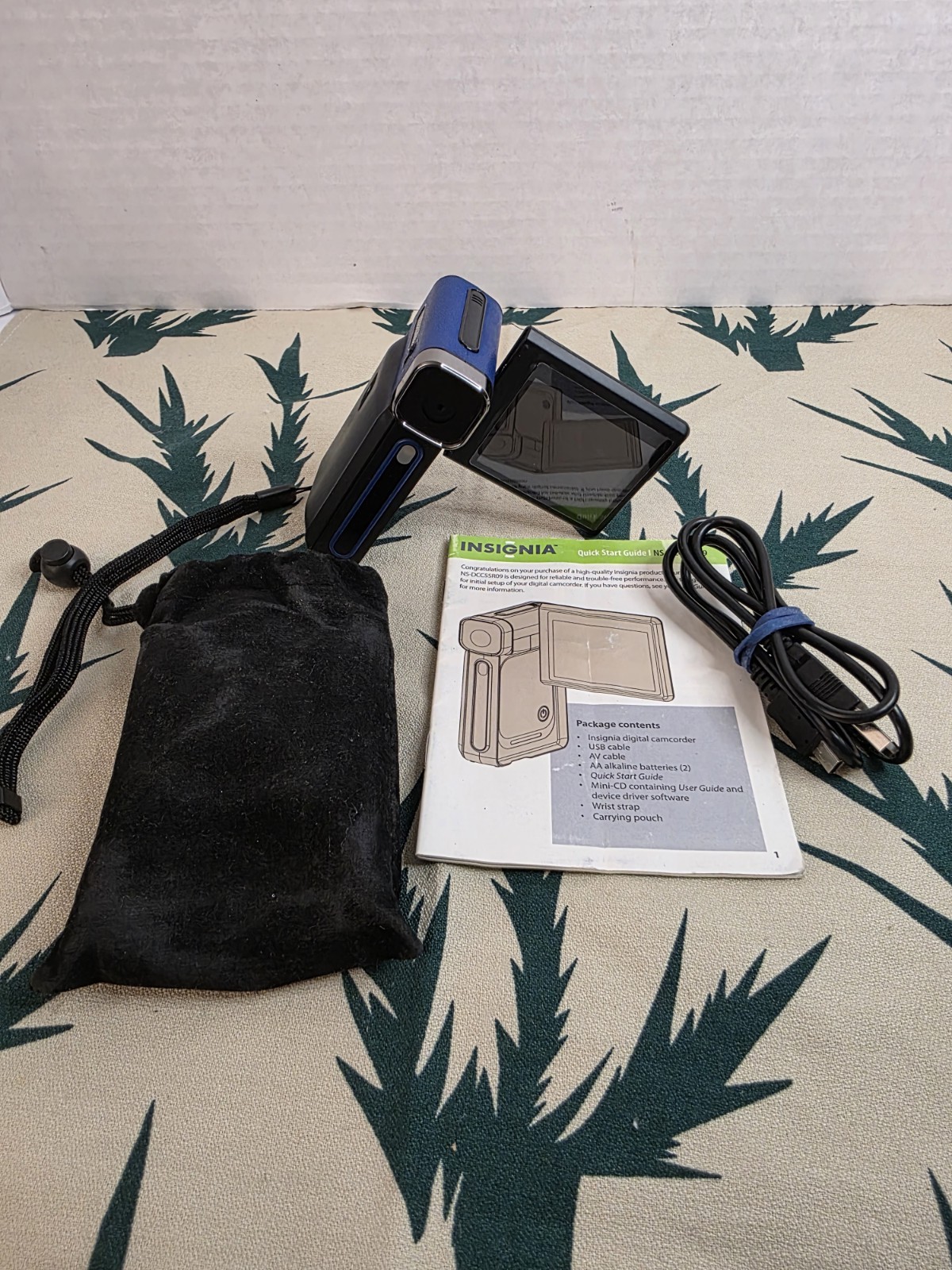 Insignia NS-DCC5SR09 Flash Media Camcorder Black/Blue, With Manual