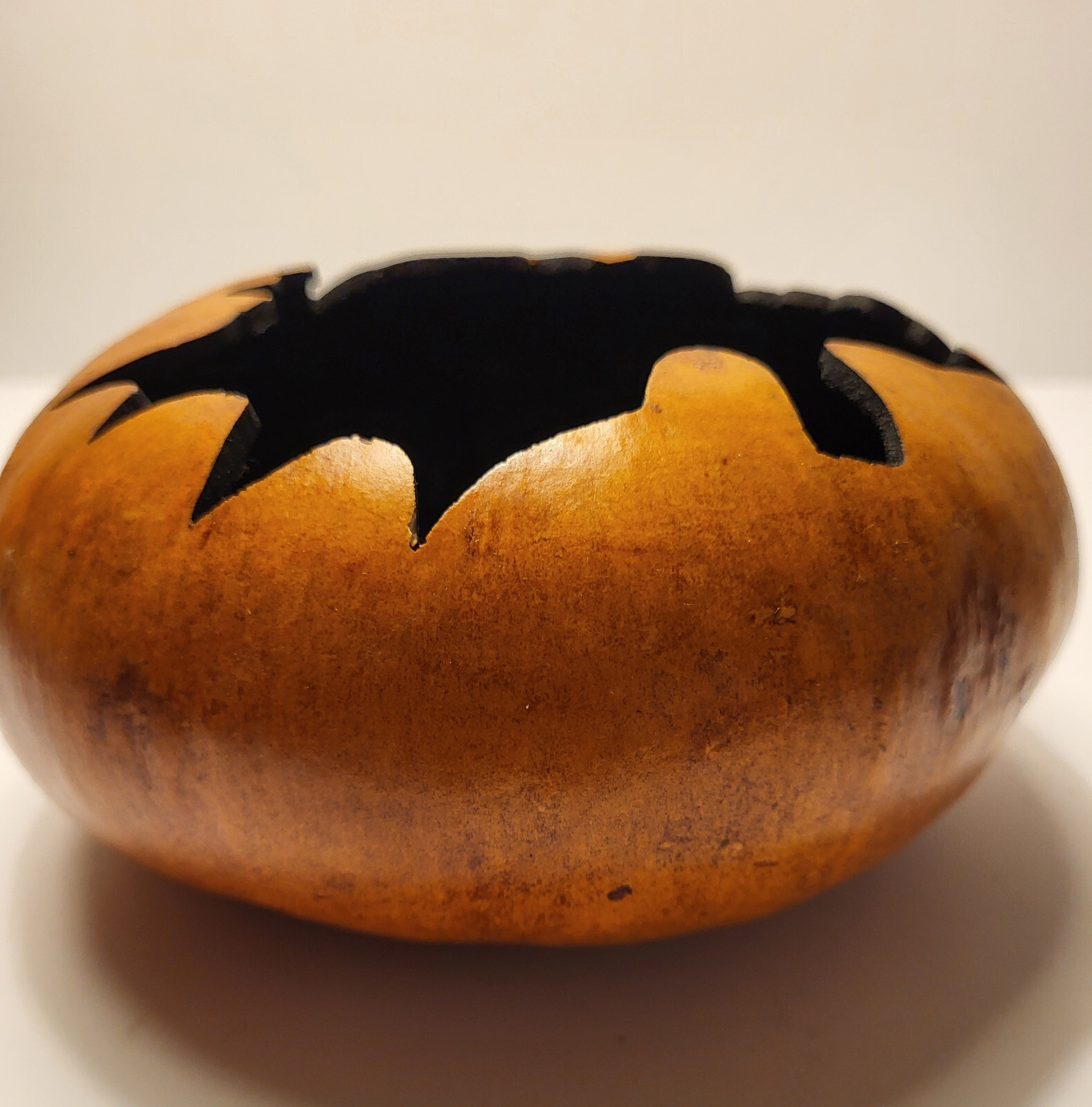 Hand Carved Gourd Container Planter Trinkets Canada Maple Leaf Design 7 x 3