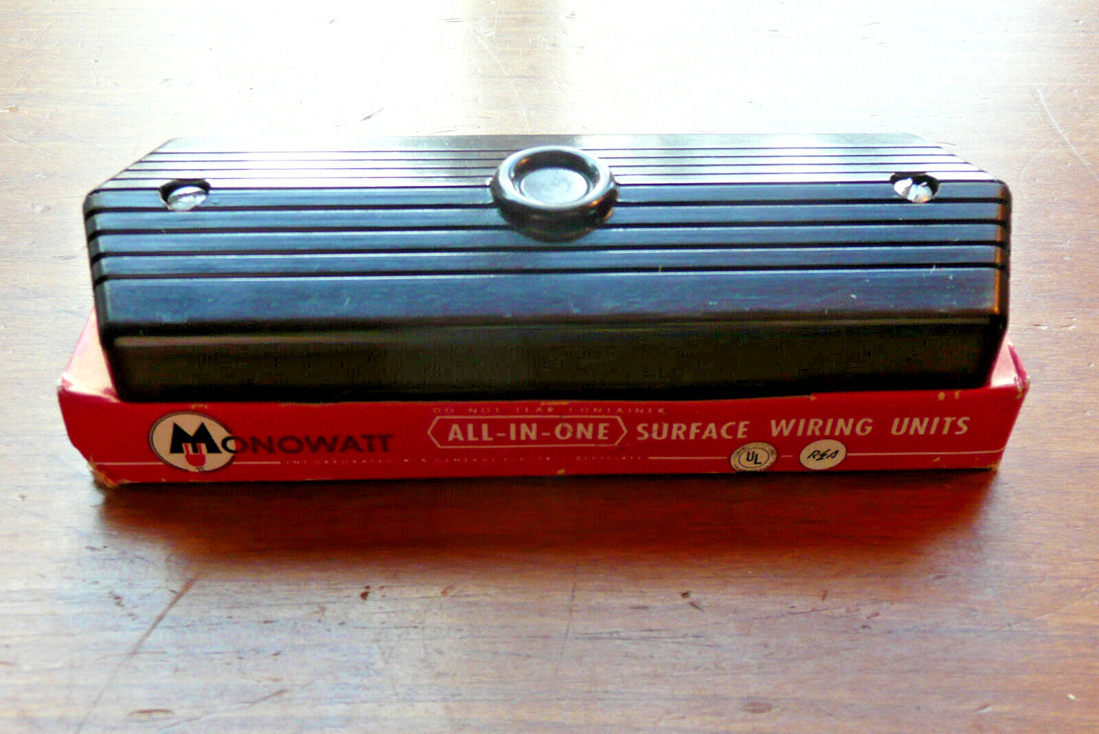 Vtg MONOWATT All In One Through Wiring Surface Mount Rosette Unit Bakelite NOS