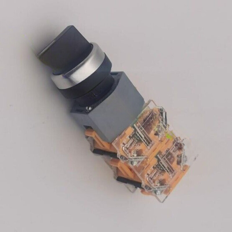 10PCS/Lot NEW FIT FOR LA39-B2-40XS/K APT Selector Switch Pushbutton 3-Gear 4NO