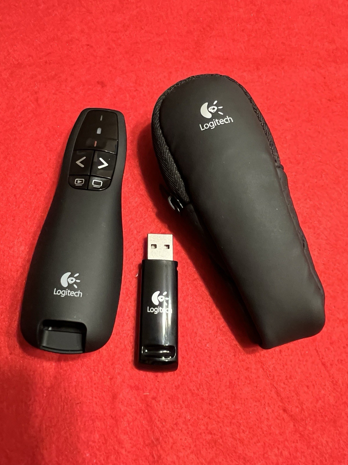Logitech R400 Wireless Presenter with A Laser Pointer.