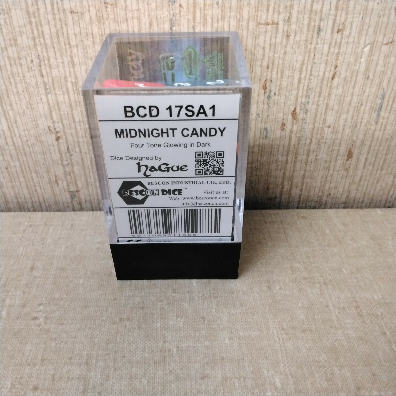 Bescon Midnight Candy Glowing Dice