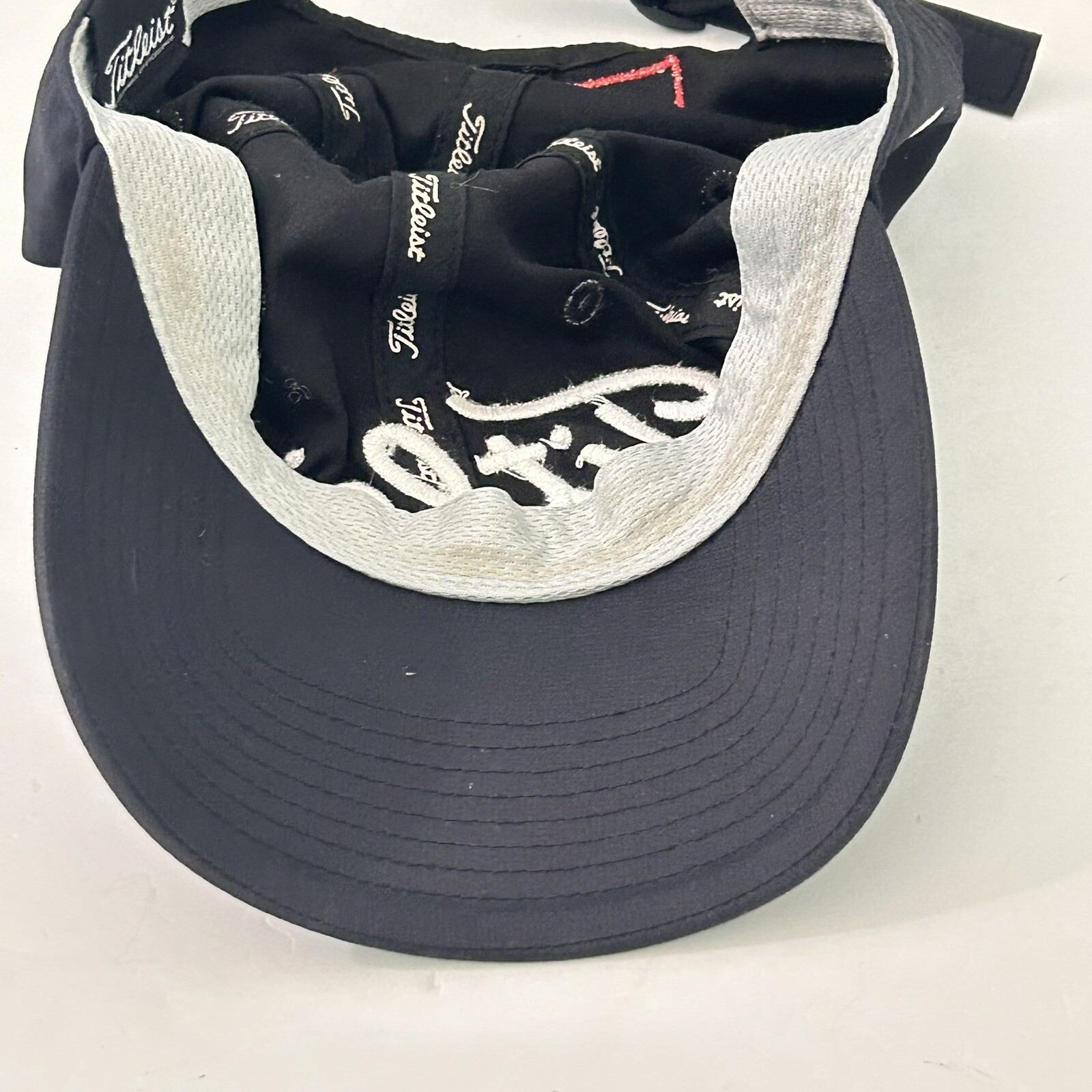Titleist Hat Black Golf Cap Strap Back One Size Golfing