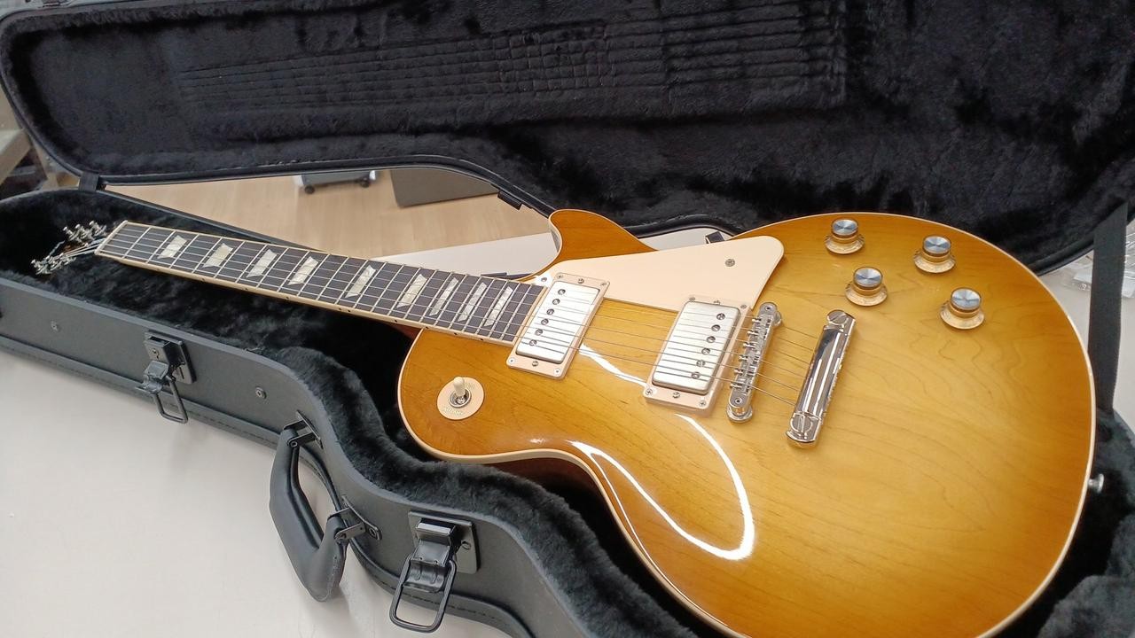 GIBSON LES PAUL LASSIC electric guitar