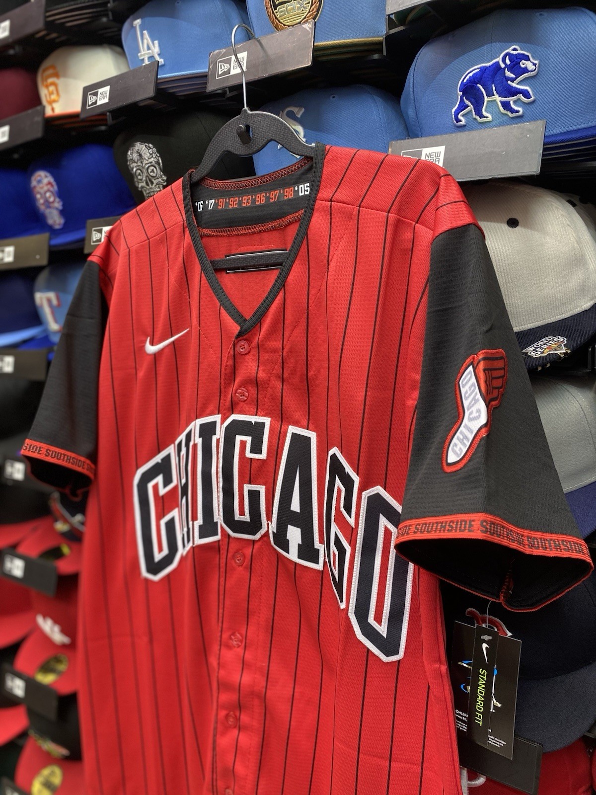 Chicago White Sox Red/Black city connect stitched jersey (Sz L)