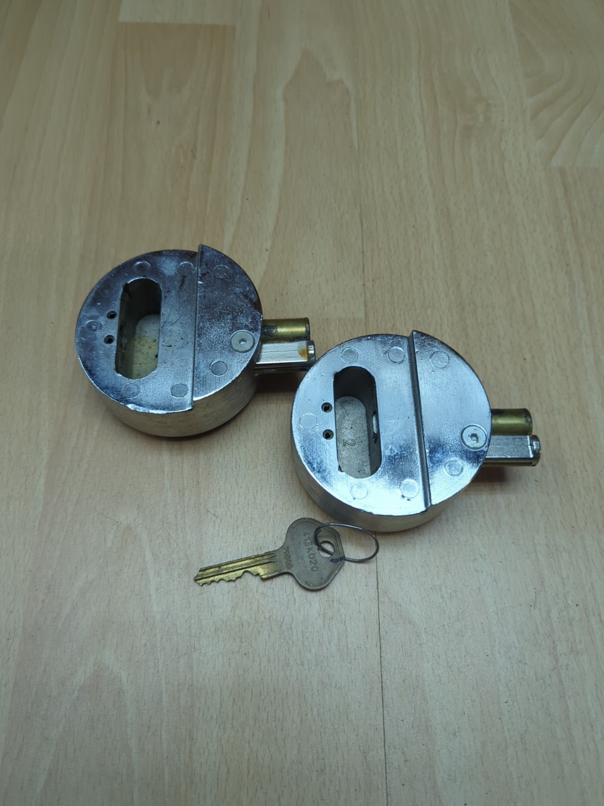 Master lock hidden shackle padlock 3 Locks 1 Key