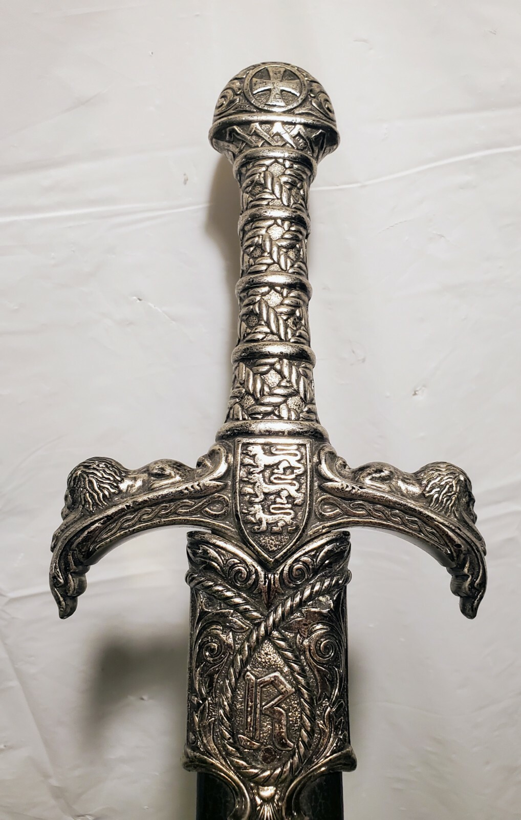 Ornate designed Dagger & Sheath!