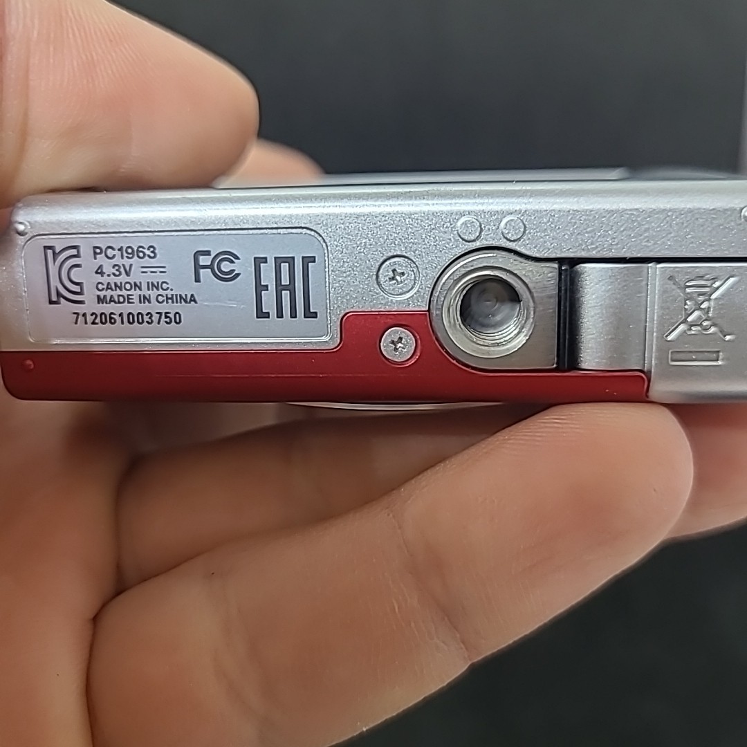 Canon PowerShot A2500 16.0MP Digital Camera - Red - Bad Screen For Parts Or Repa