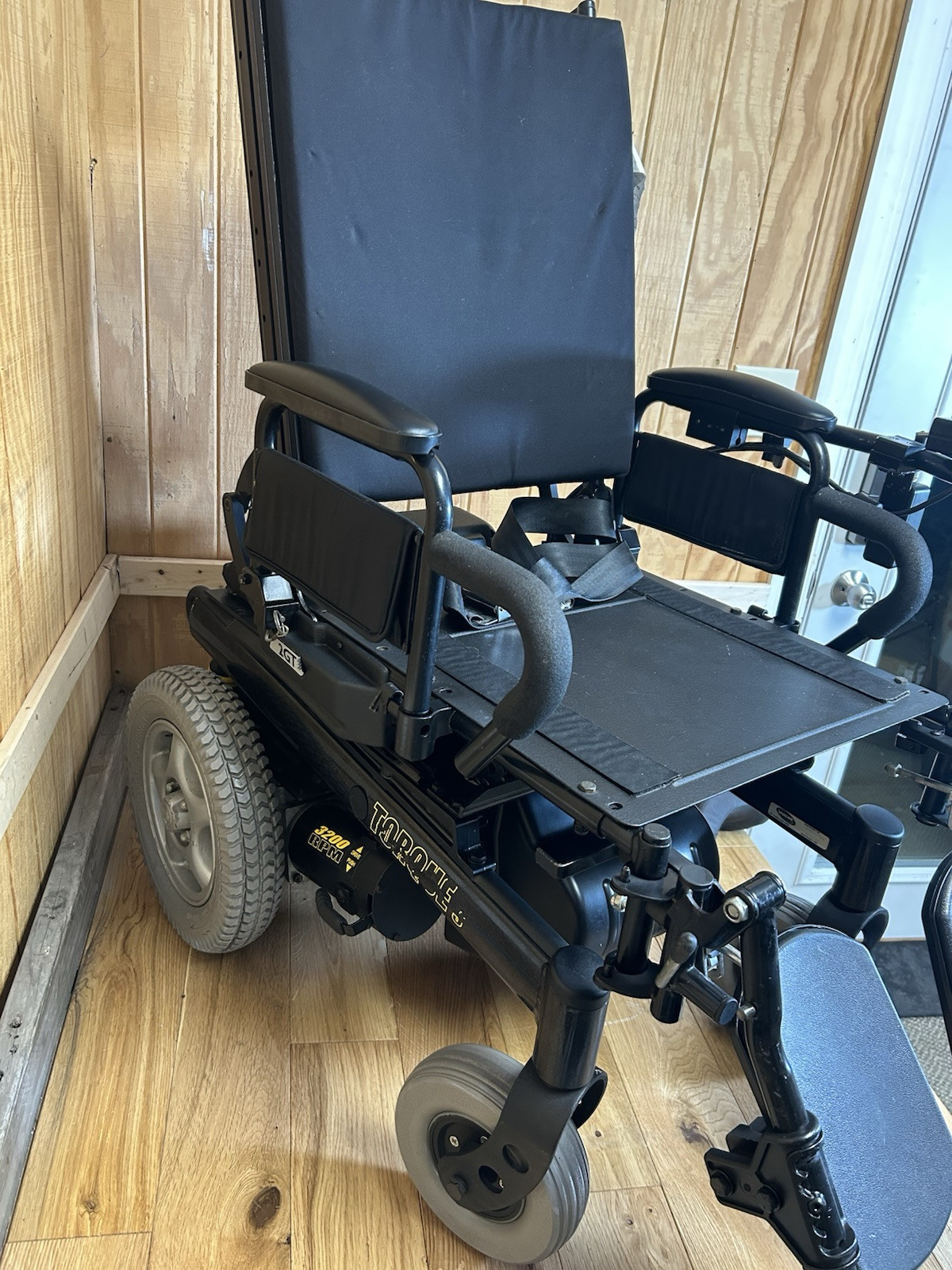Invacare Storm Torque SP Power Wheelchair W/Tilt 18” x 18”