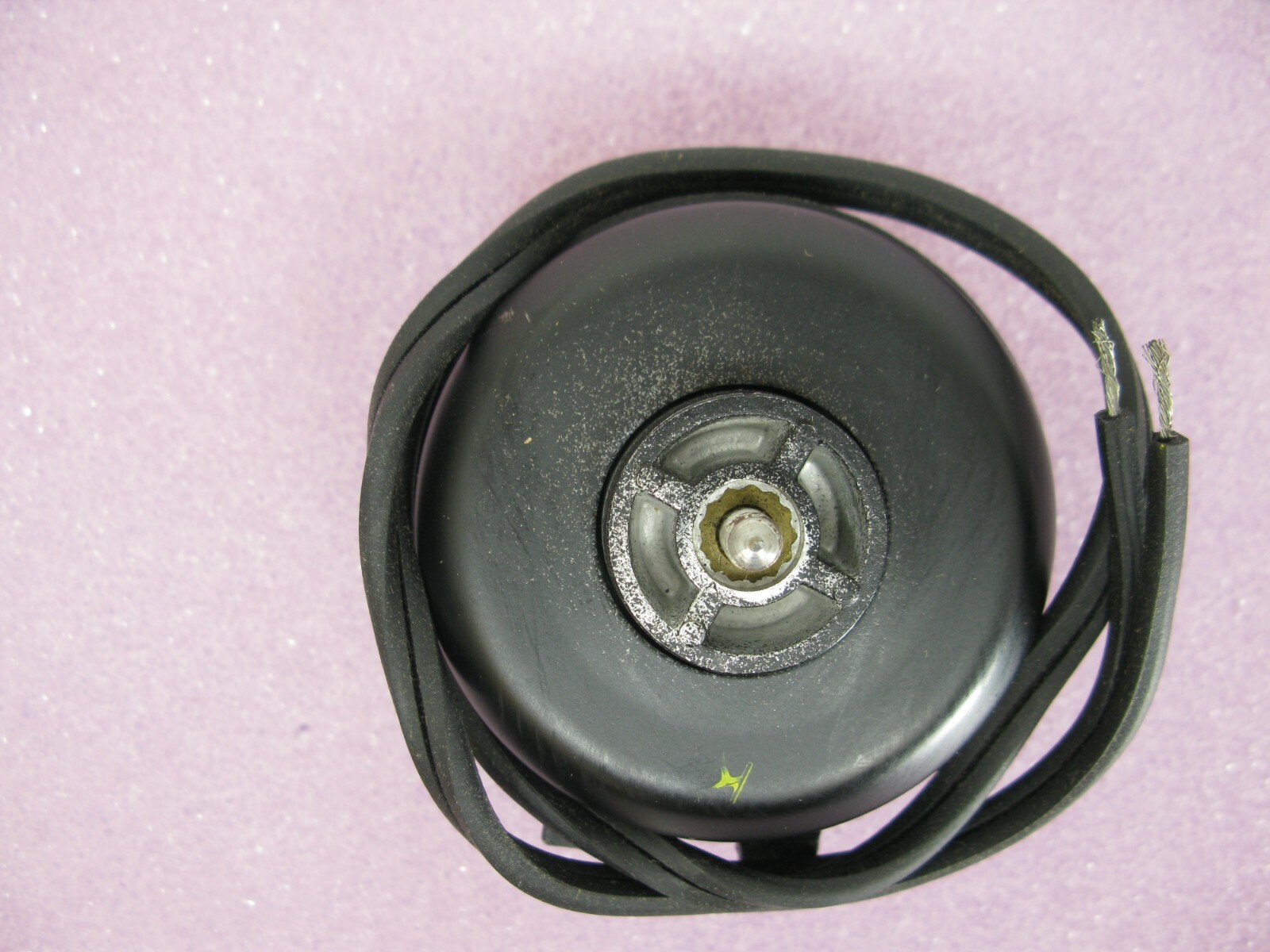 GE 5212 51 Frame–3 1/2” Diameter Shaded Pole Single Shaft Motor 115 Volt