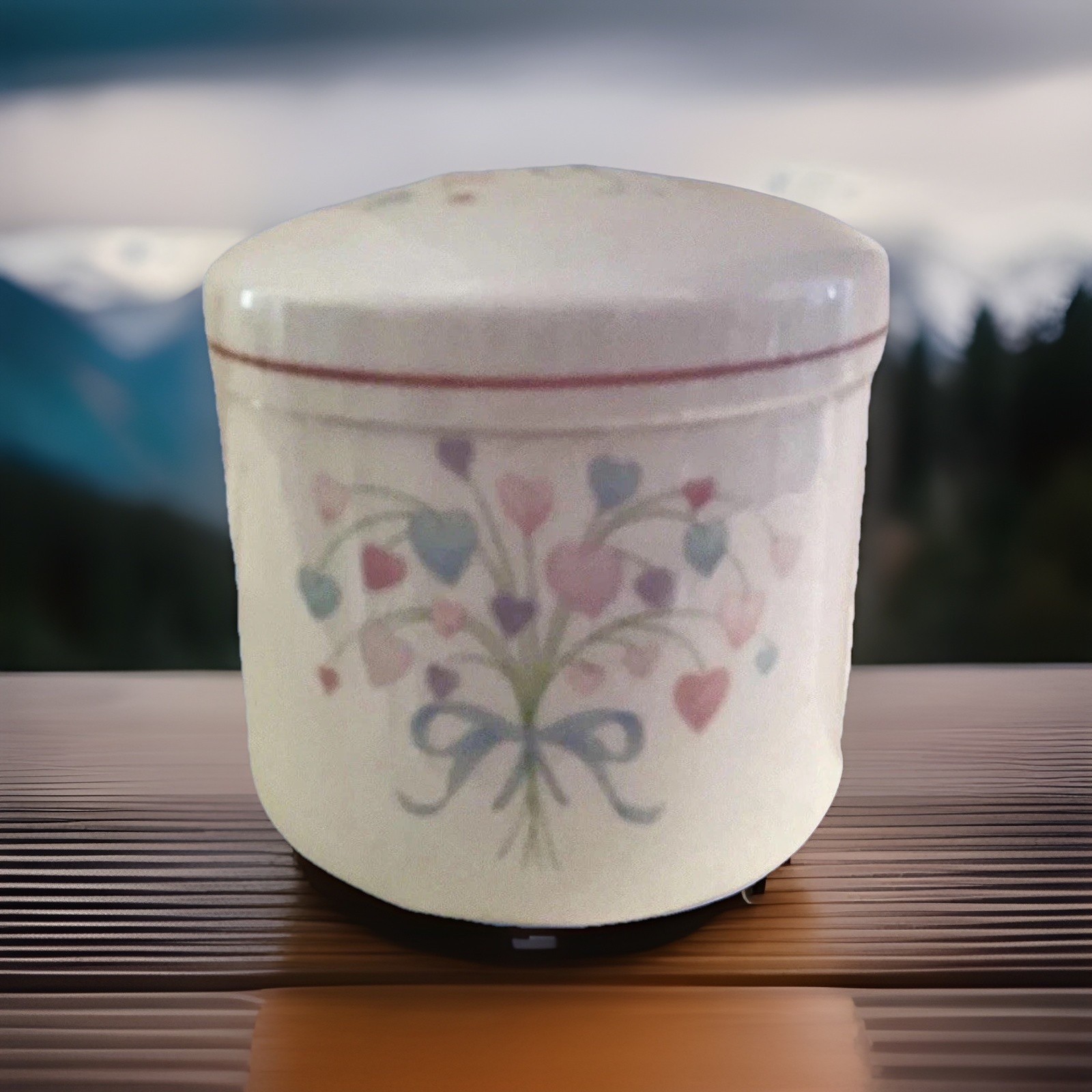 Heart Bouquet Porcelain Jar Canister w Lid Mint Condition FTDA.