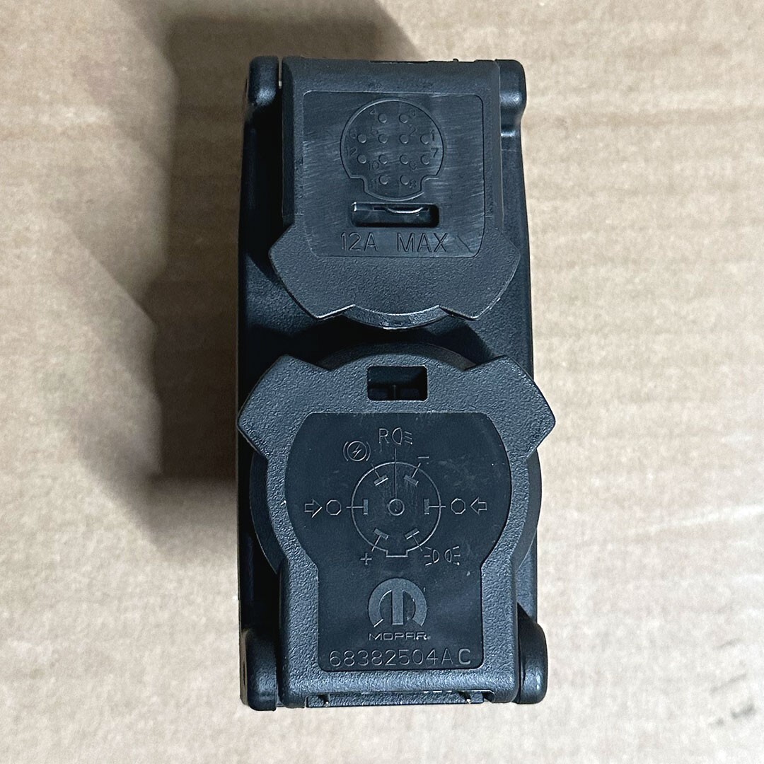 NEW OEM 7 Way Connector For 2019 RAM 2500 3500 68382504AD 68382504AC 68382504AB