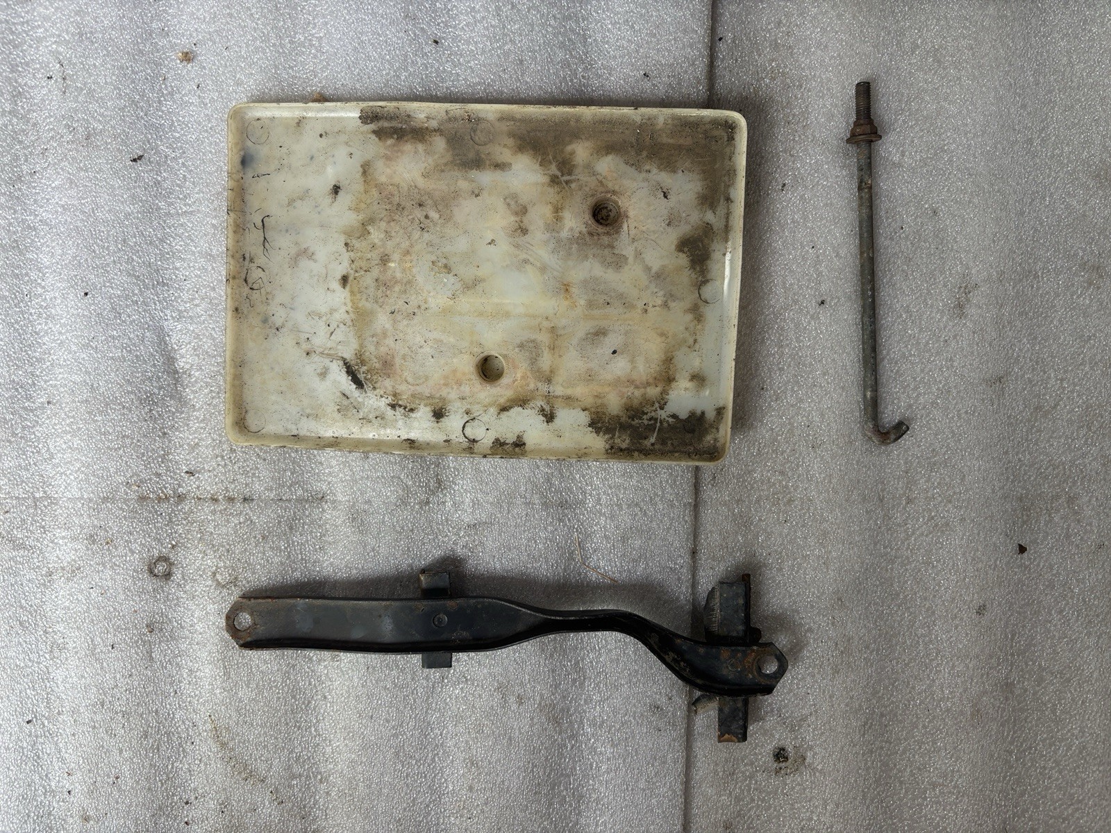96-02 TOYOTA TACOMA 4RUNNER BATTERY HOLD DOWN NUT HOOK STRAP BRACKET OEM