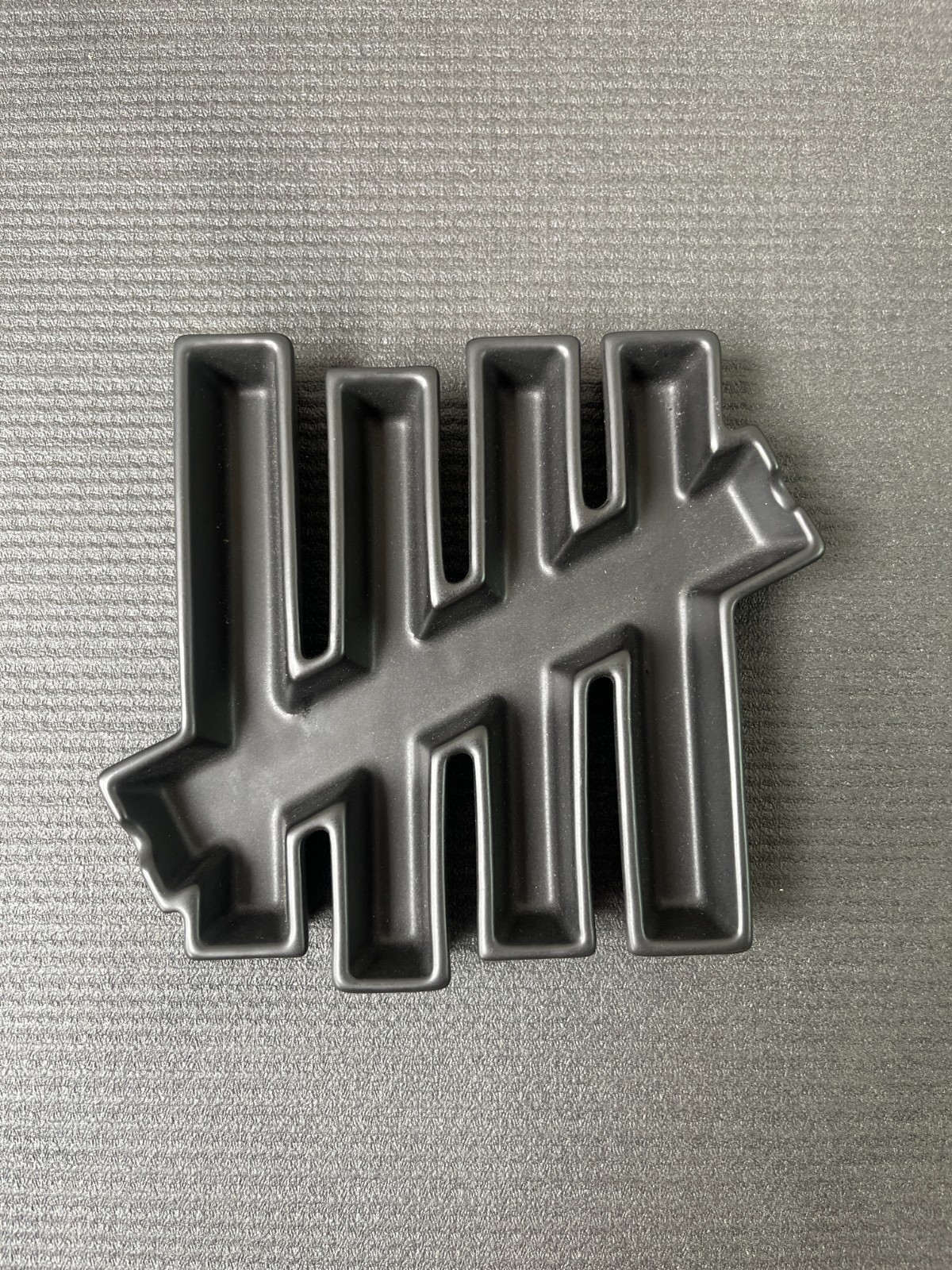 Undefeated 5 Strike Logo Ceramic Ashtray Black