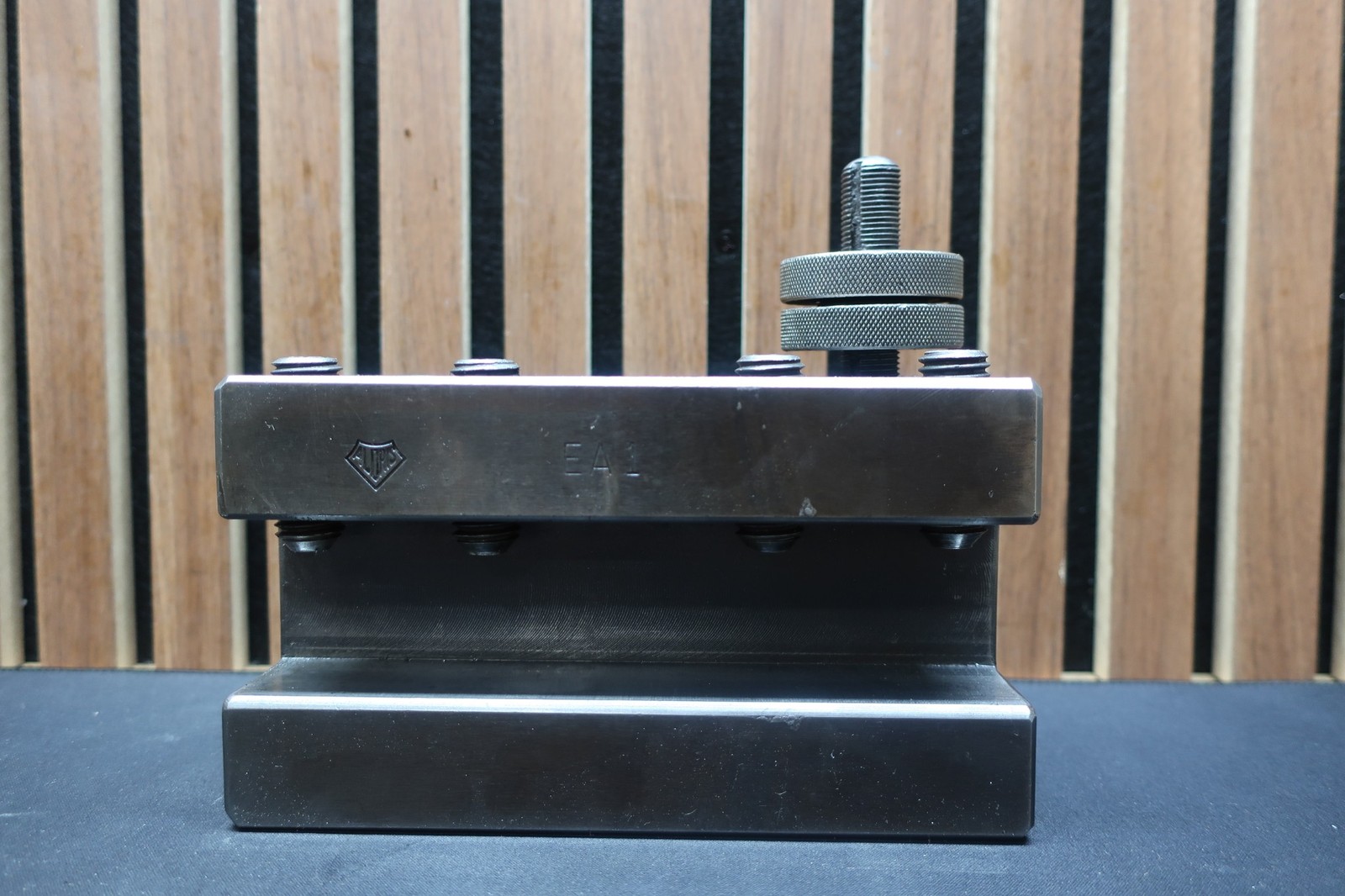 ALORIS EA1 | 1.5" Quick Change Tool Holder