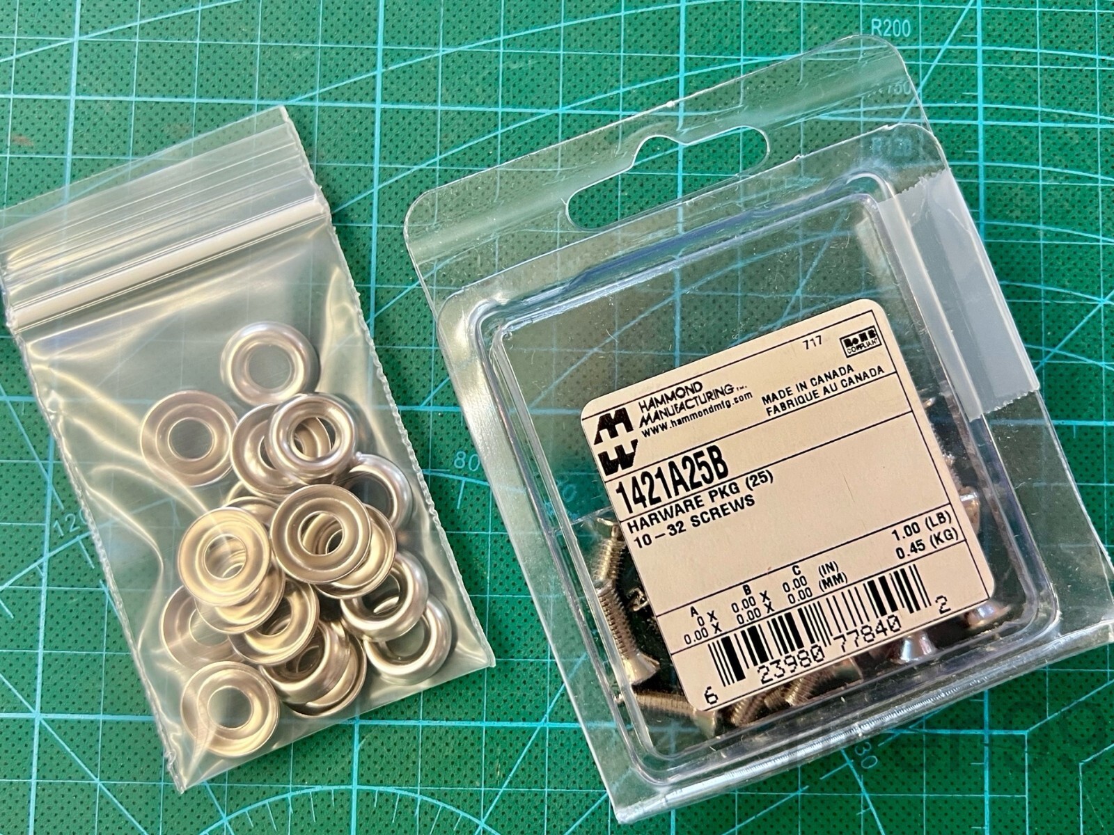 Hammond #10-32 x 5/8" Countersunk Rack Mount Screws and Cup Washers, Pack of 25