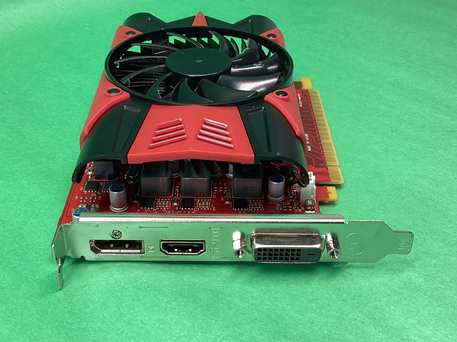 P&Q ? V351 Desktop Video Graphics Card - DVI + DP + HDMI Unknown Specs UNTESTED