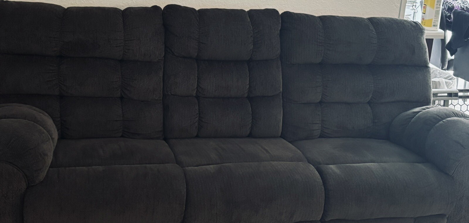 2 Recliner Sofa With Drop Down Table