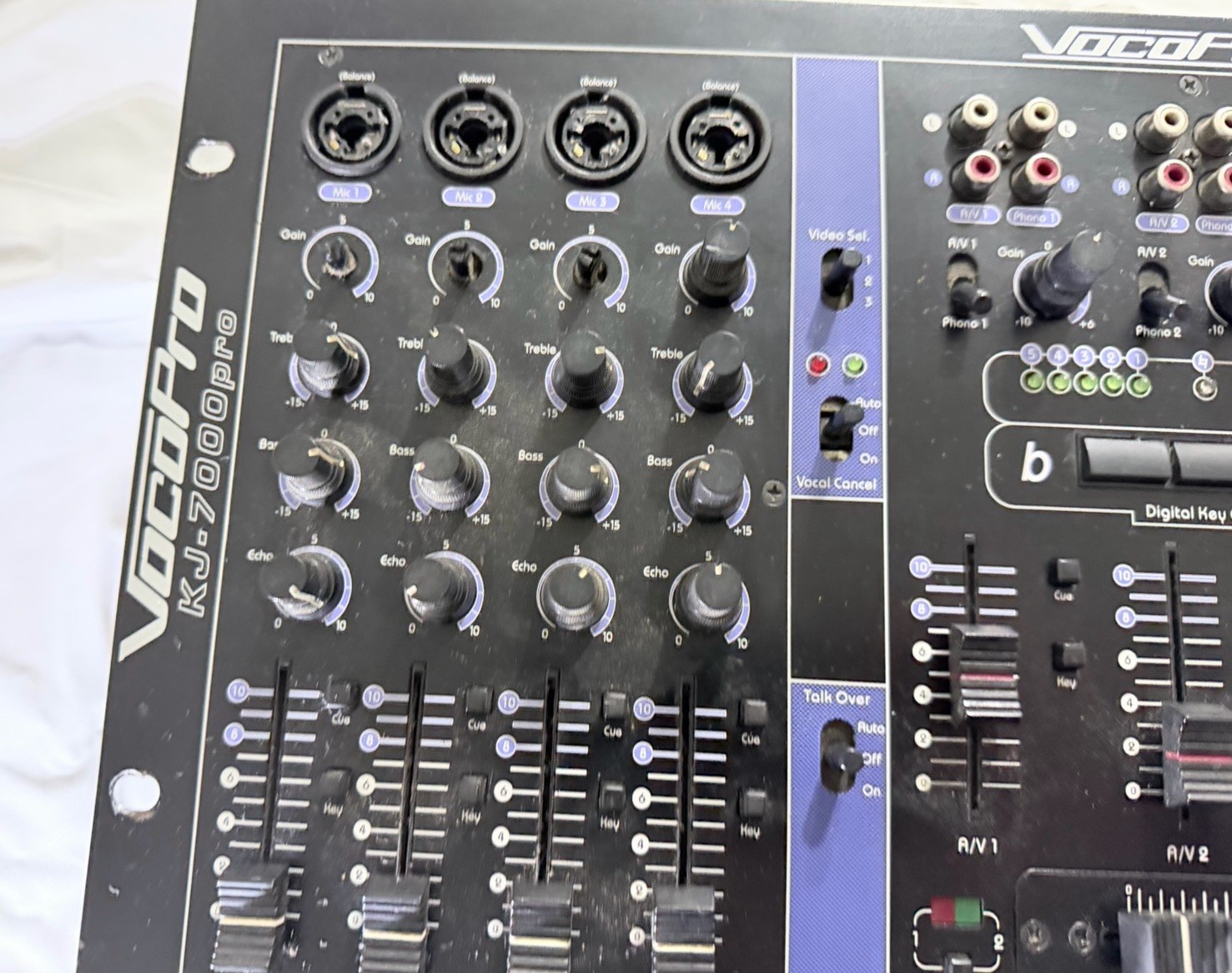 VocoPro KJ-7000 Pro DJ VJ and Karaoke Mixer