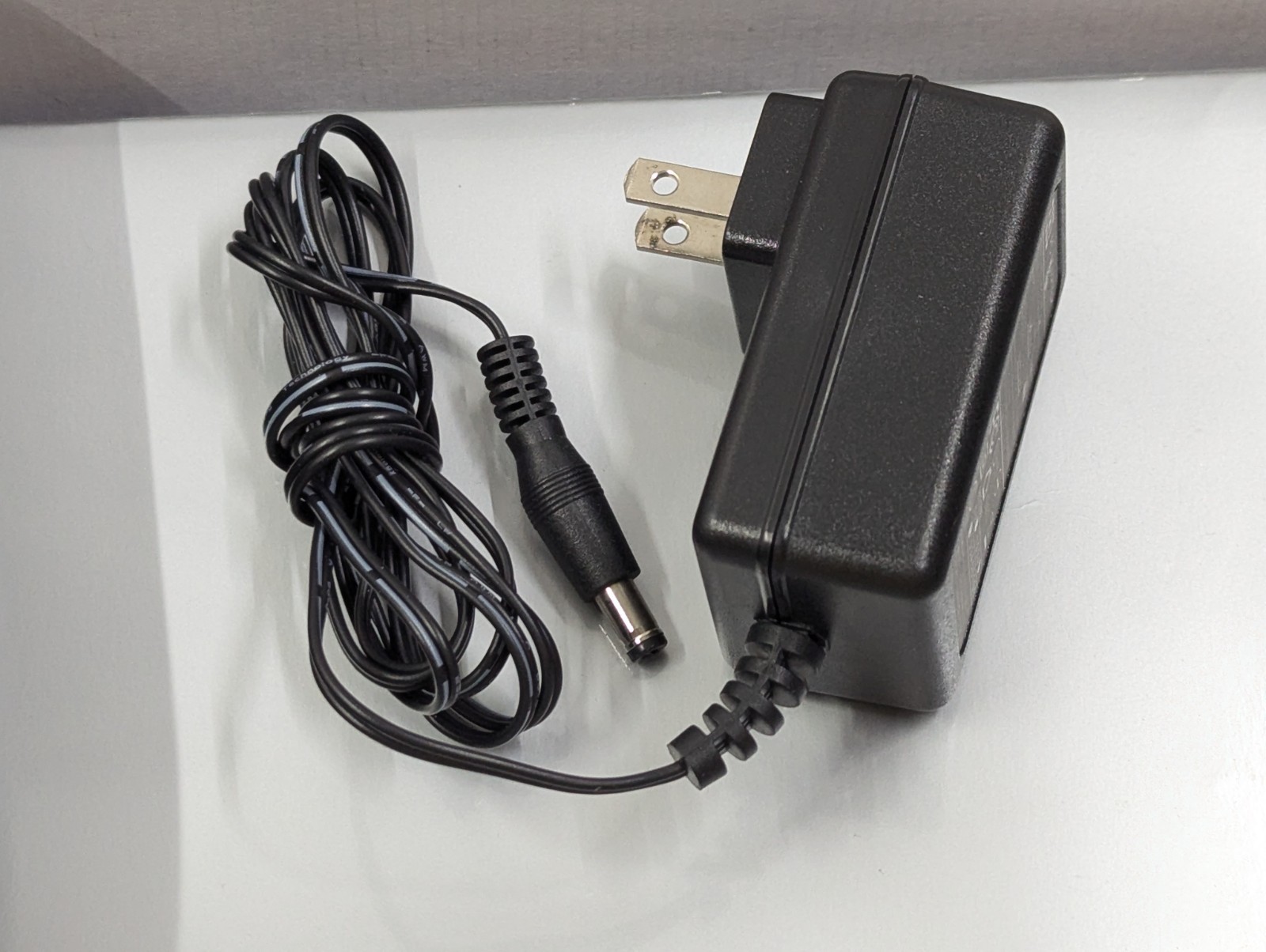 FAVI Mini LED Projector Business Edition
