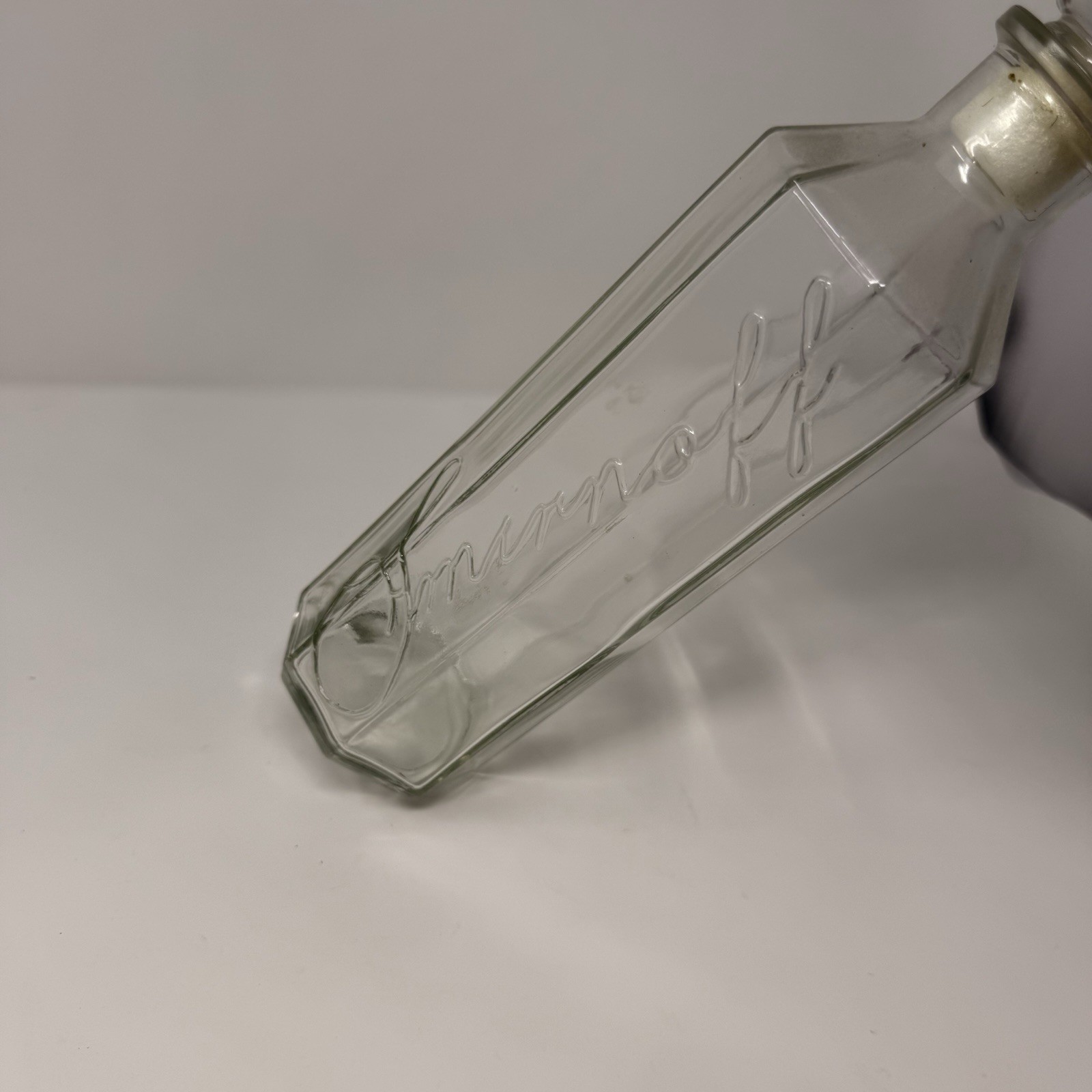 Glass Smirnoff Vodka Bottle Decanter W Lid Raised Script Octagon 8  40s 750ML