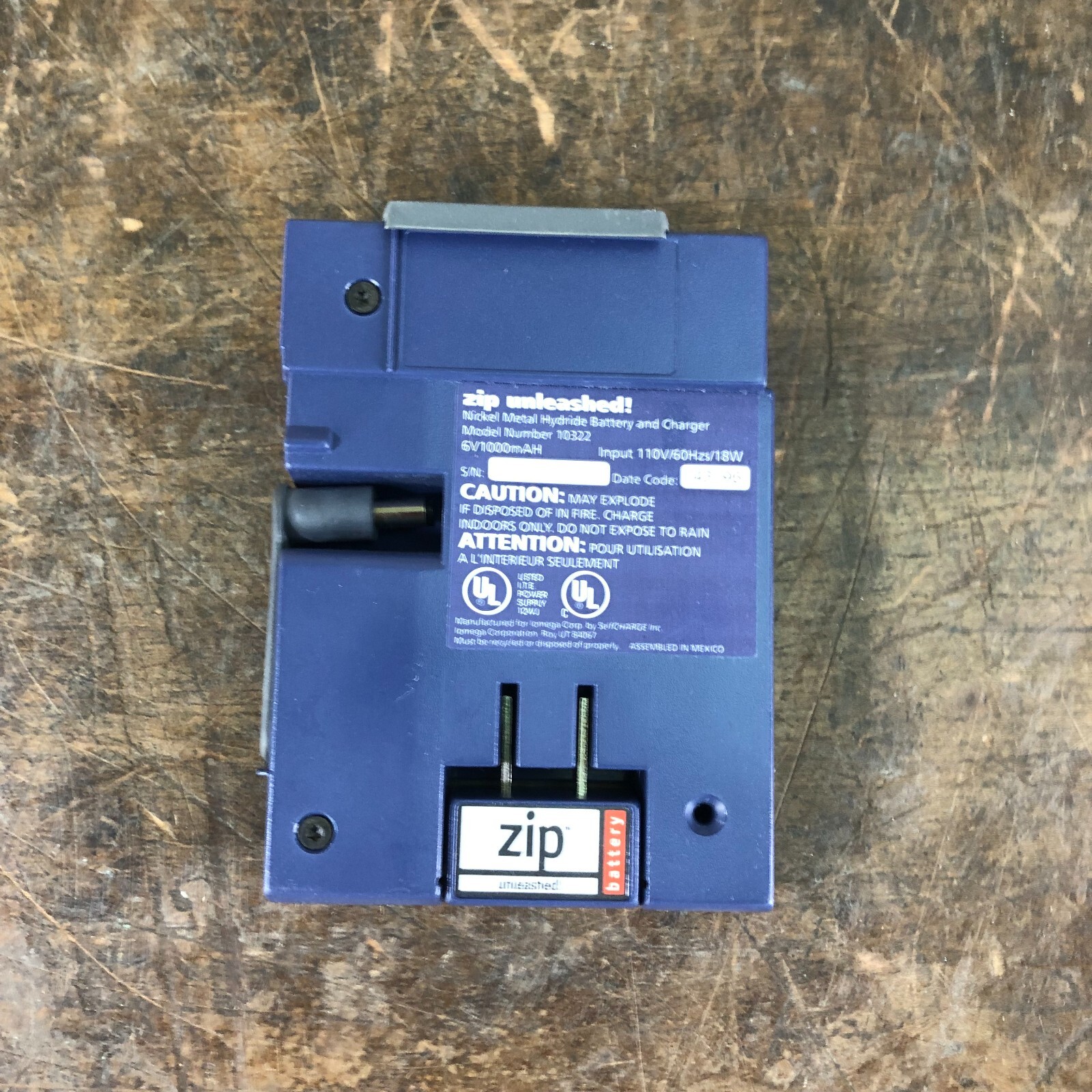 Iomega Zip Unleashed! Battery Pack Power Supply for Zip Disk Drives in BOX