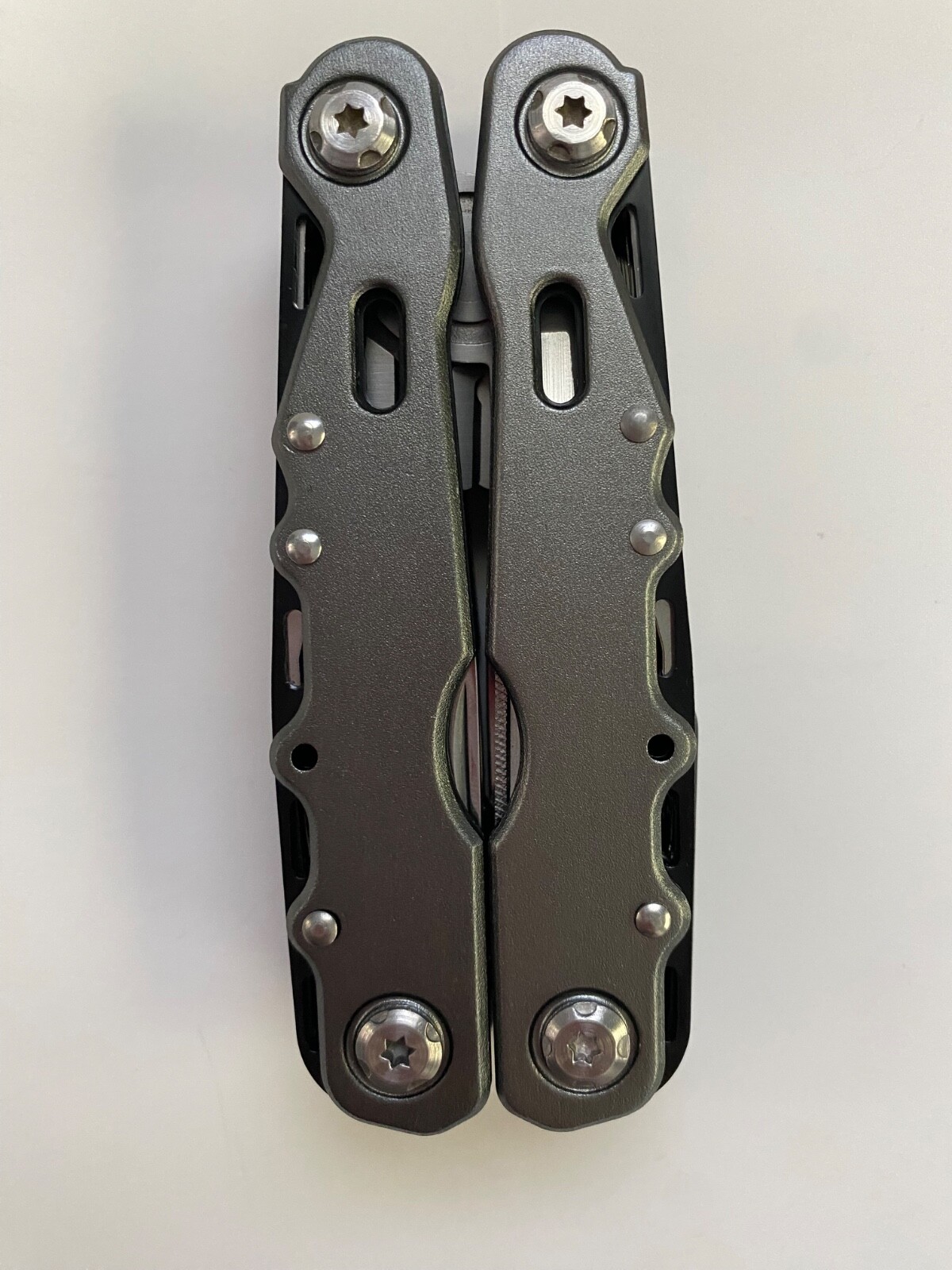 Sarge Knives Multi Tool 14 Tools New With Box & Pouch SKT-50G