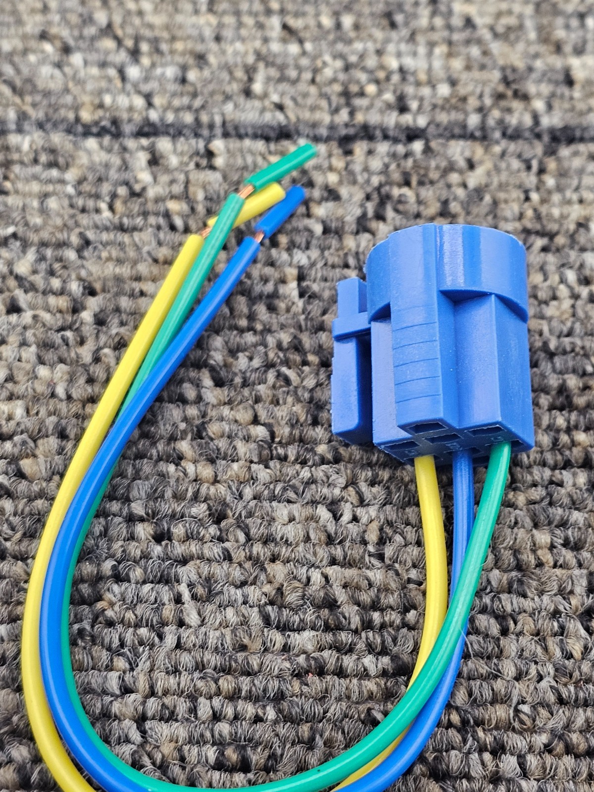 APIELE: 7/8 inch Emergency Stop Push Button Switch Push-to-Lock, Turn-to-Release