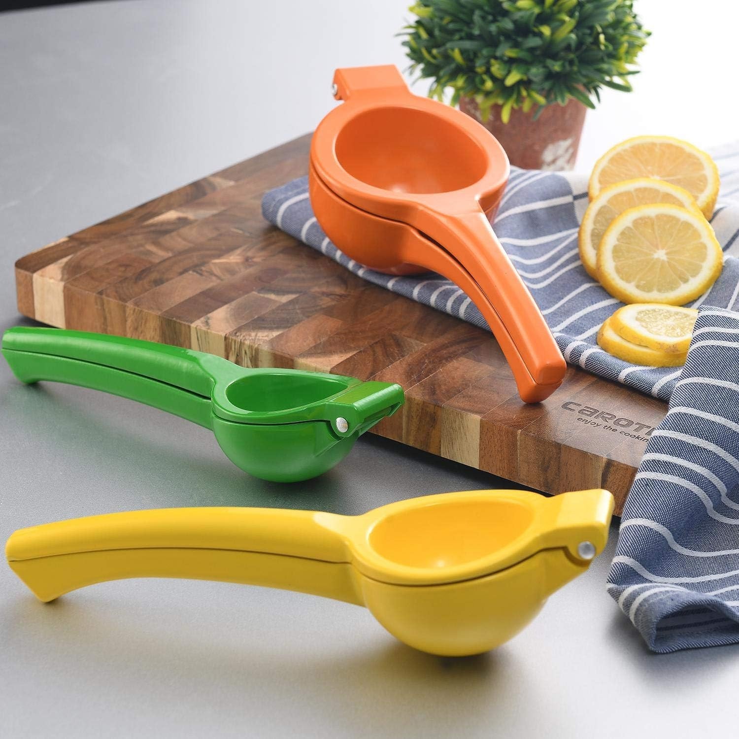 Rust Resistant Professional Citrus Juicer - Handheld Aluminum for Quick Juicing