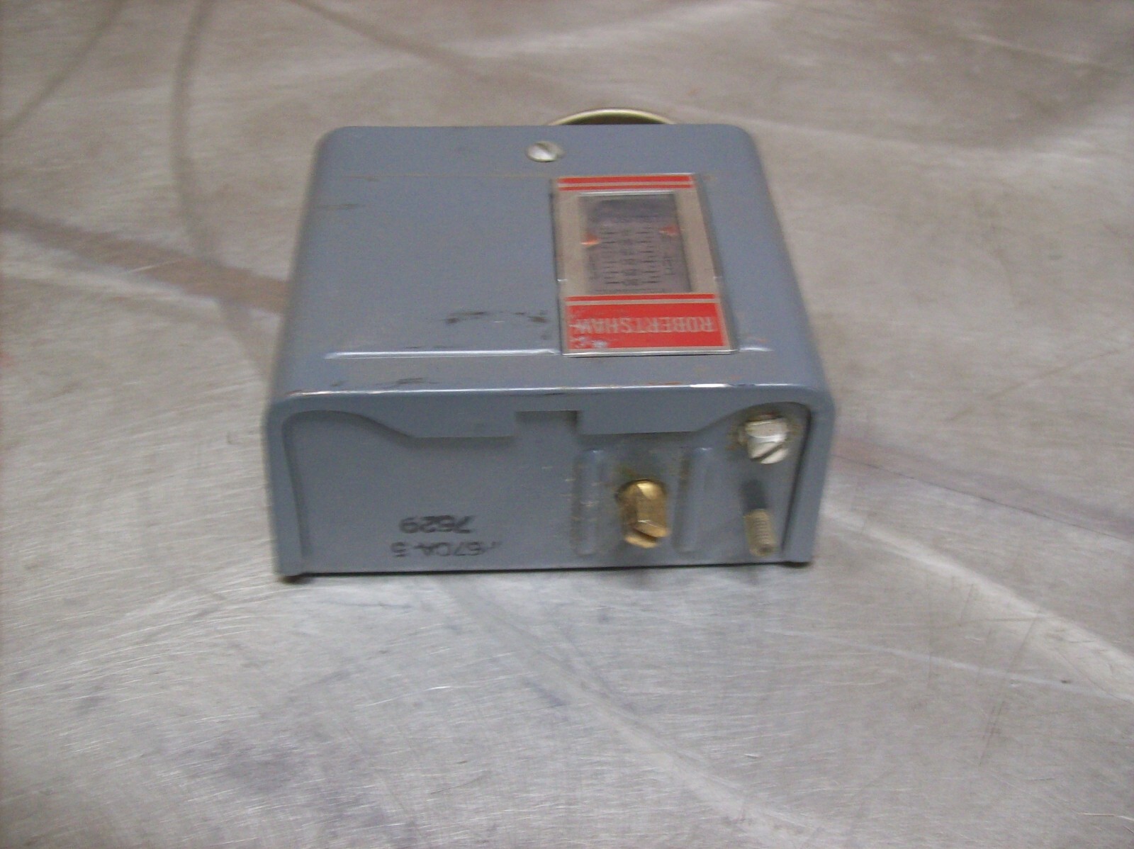 r) Robertshaw NOS Pressure Control R424-2 P67CA-57629