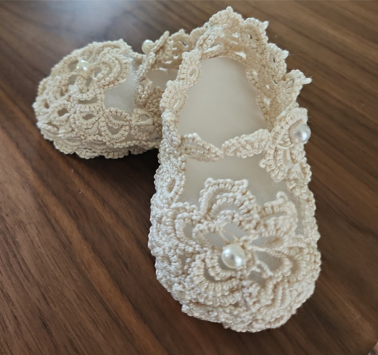 Frivolite booties