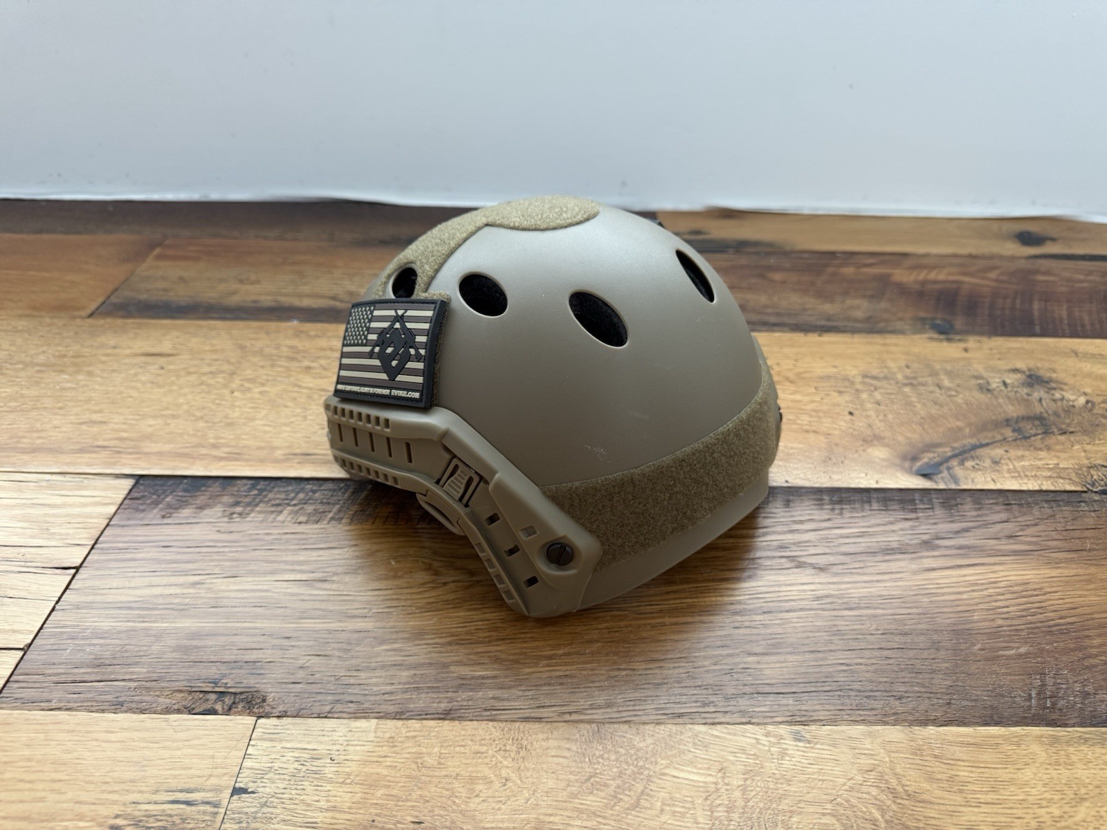 Matrix Basic PJ Type Tactical Airsoft Bump Helmet w/ Flipdown Visor (Dark Earth)