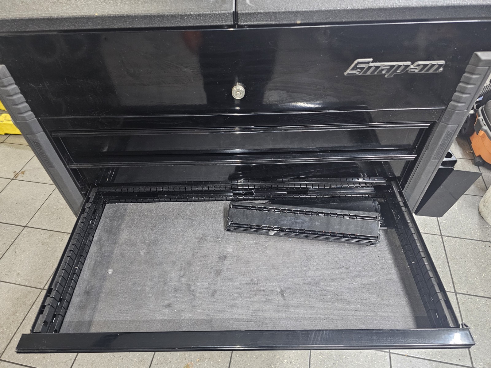 Snap On Tool Box 40 Inch Wide Split Sliding Lid Model KRSC430ABFI7