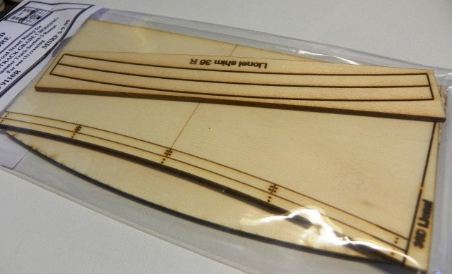 Railroad grade Crossing RAMP for Lionel O Fastrack 3-rail 31"curve, laser cut