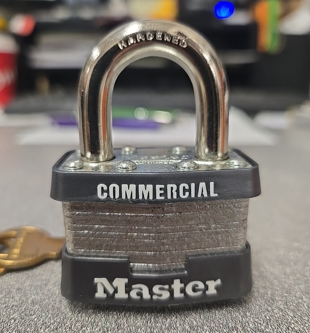 MASTER LOCK (1KA ) COMMERCIAL GRADE LAMINATED STEEL PADLOCK *BRAND NEW IN BOX*