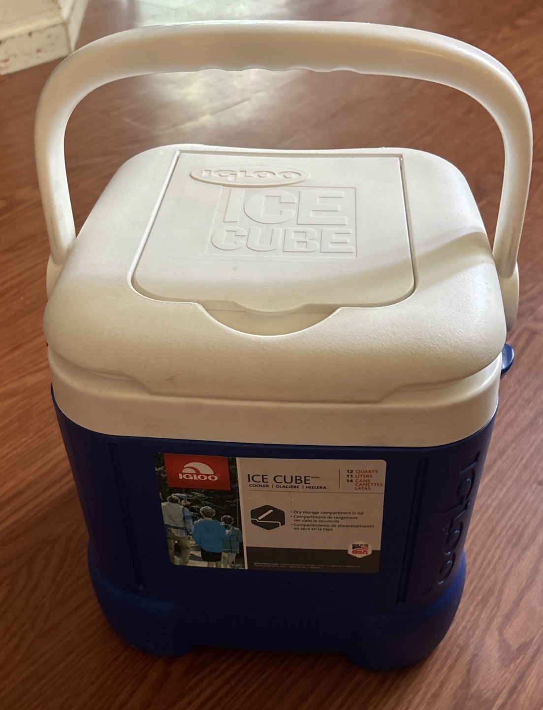 Igloo Ice Cube 12 Quart 14 Can Plastic Cooler  Blue White Top Compartment Handle